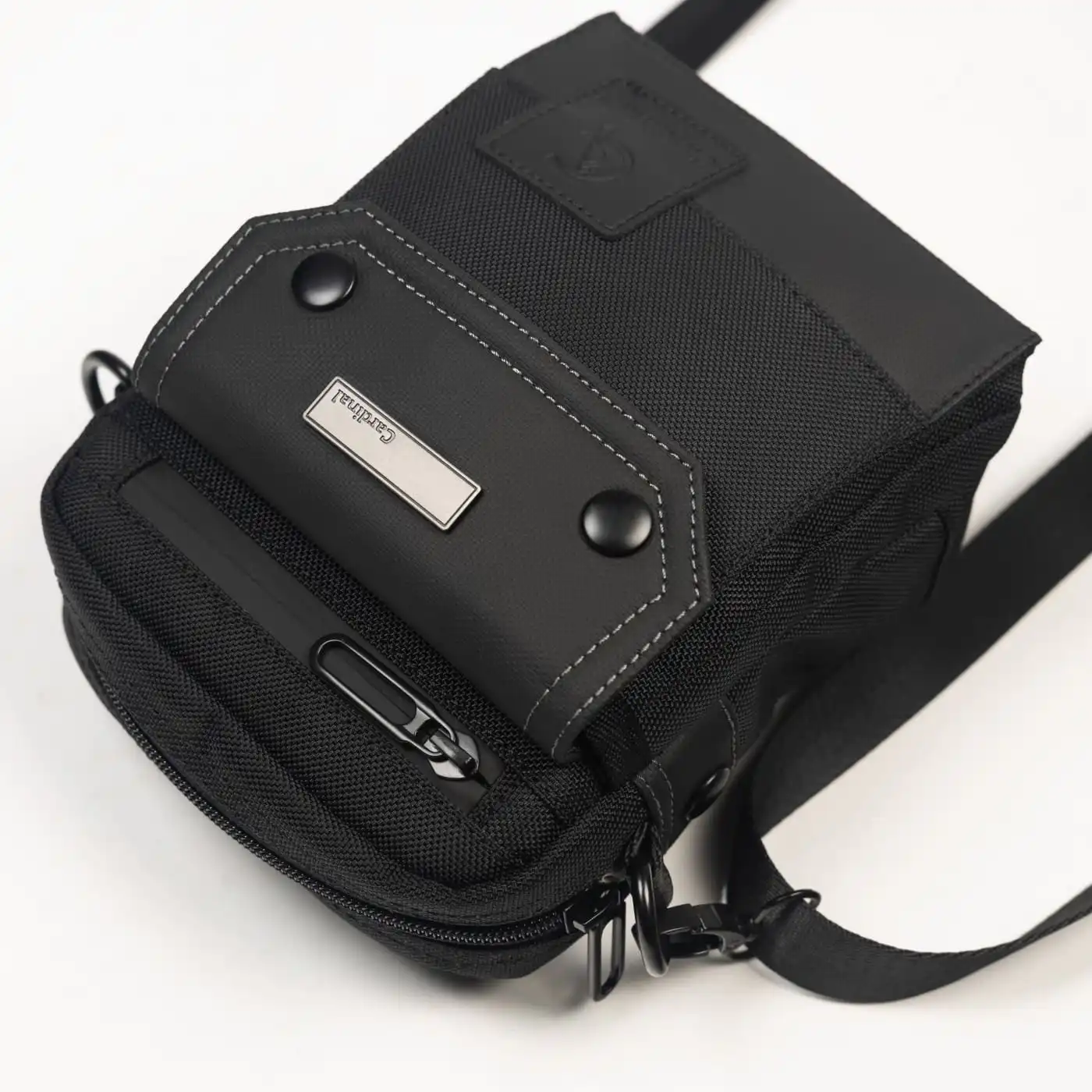 Τσαντάκι ώμου Cardinal 122 μαύρο