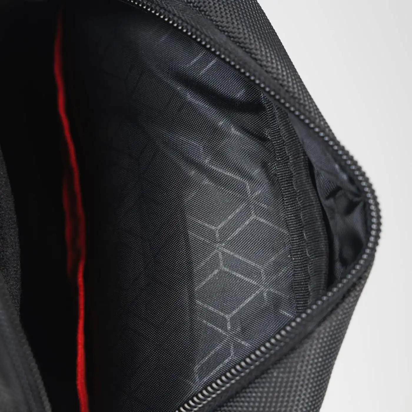 Τσαντάκι ώμου Cardinal 124 μαύρο