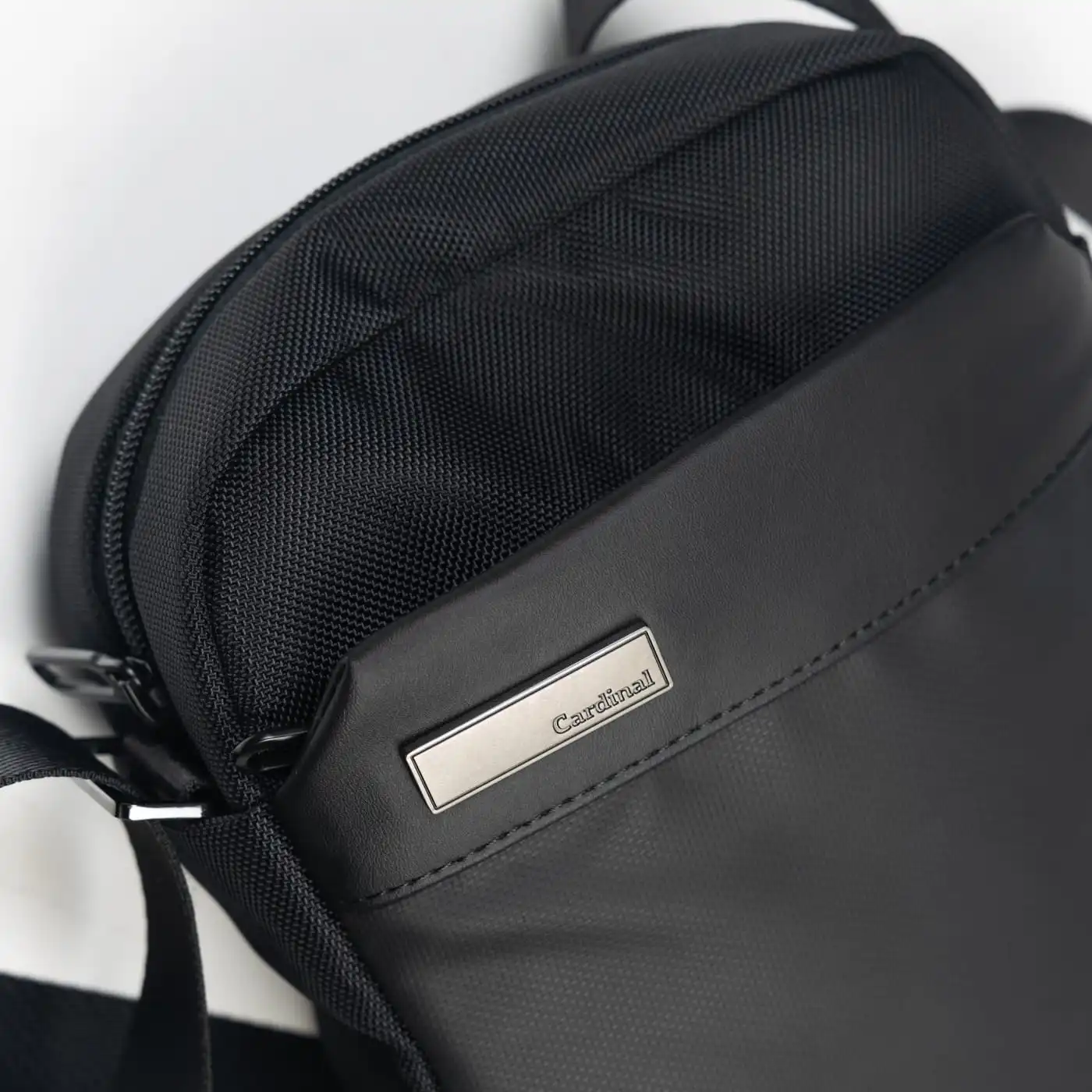 Τσαντάκι ώμου Cardinal 124 μαύρο