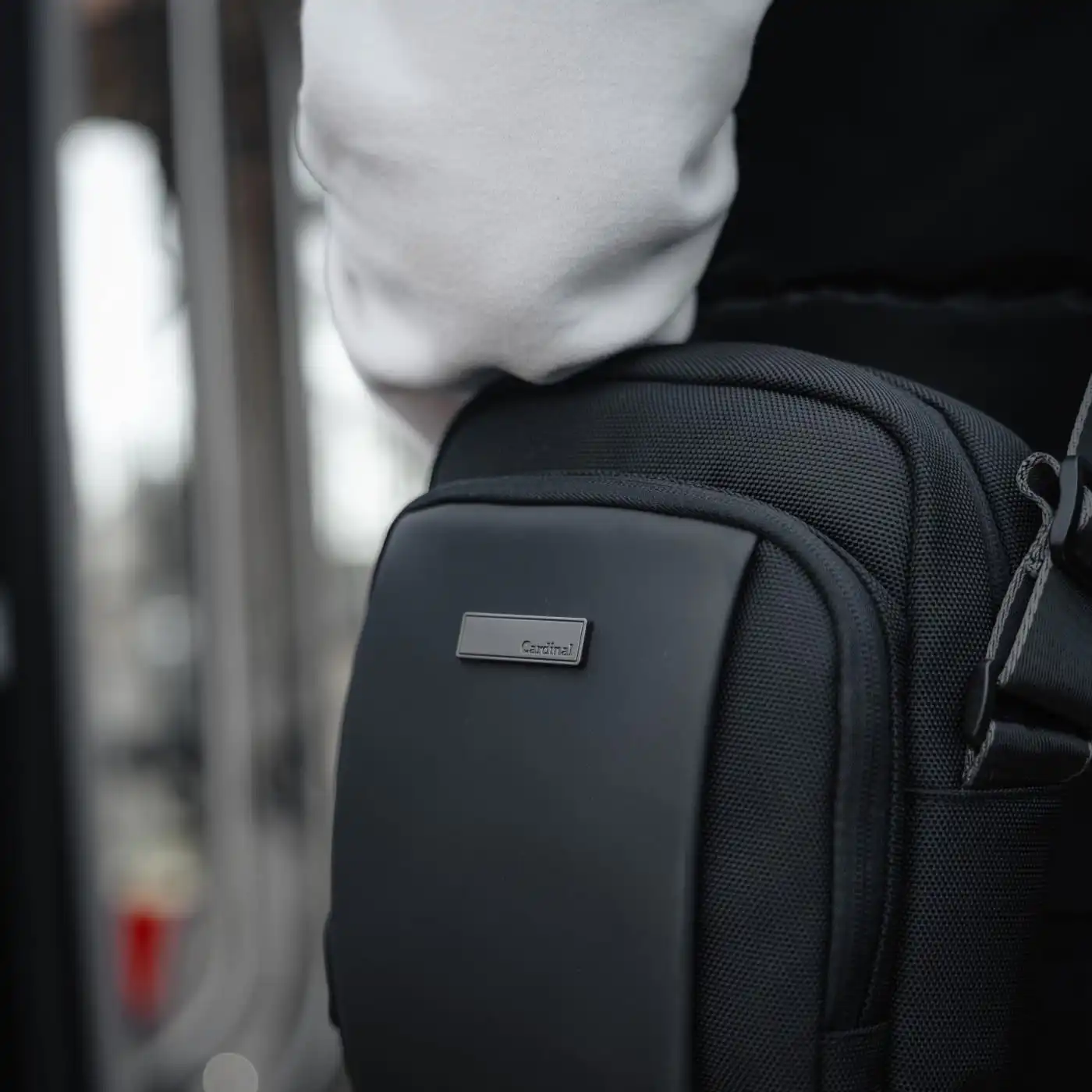 Τσαντάκι ώμου Cardinal 125 μαύρο