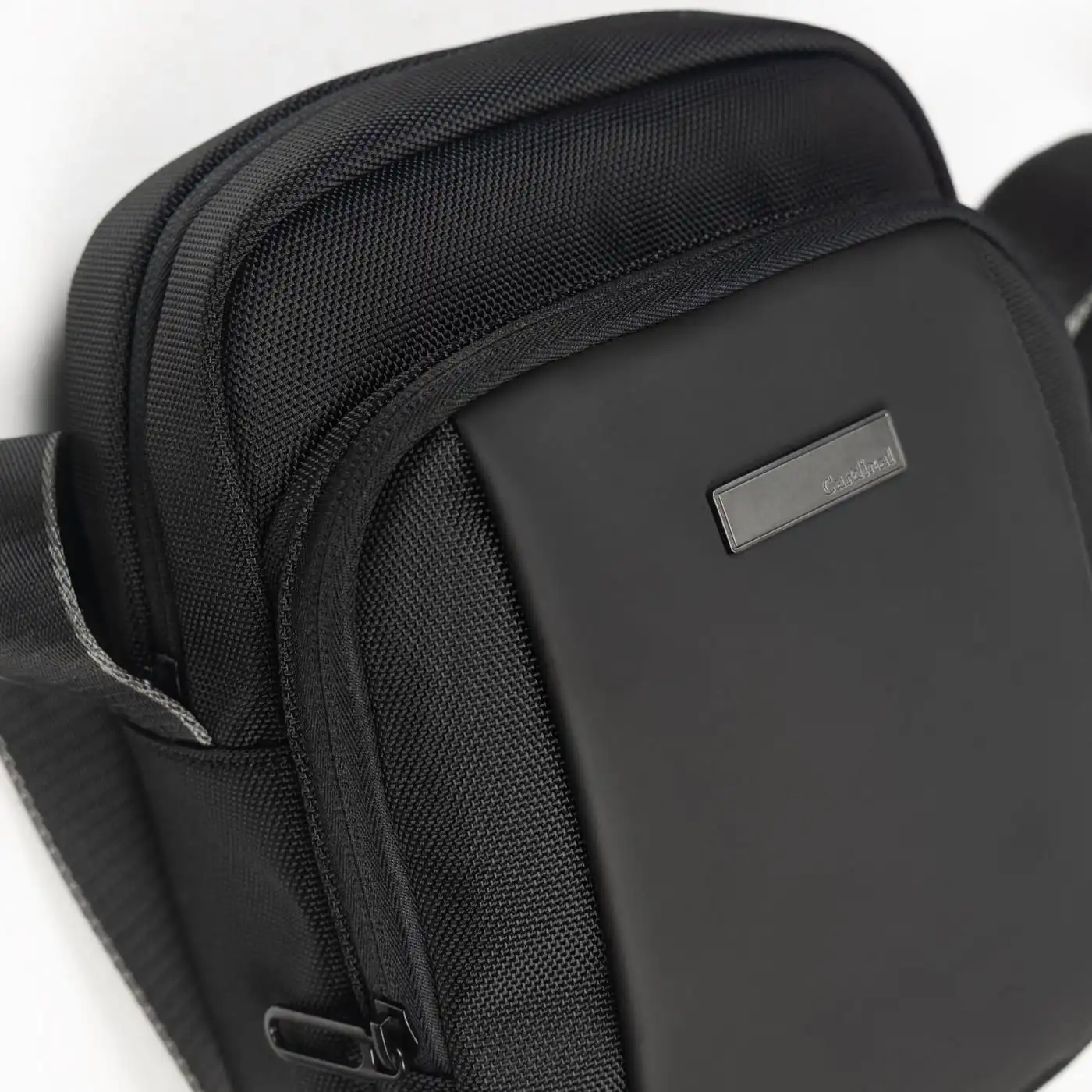 Τσαντάκι ώμου Cardinal 125 μαύρο