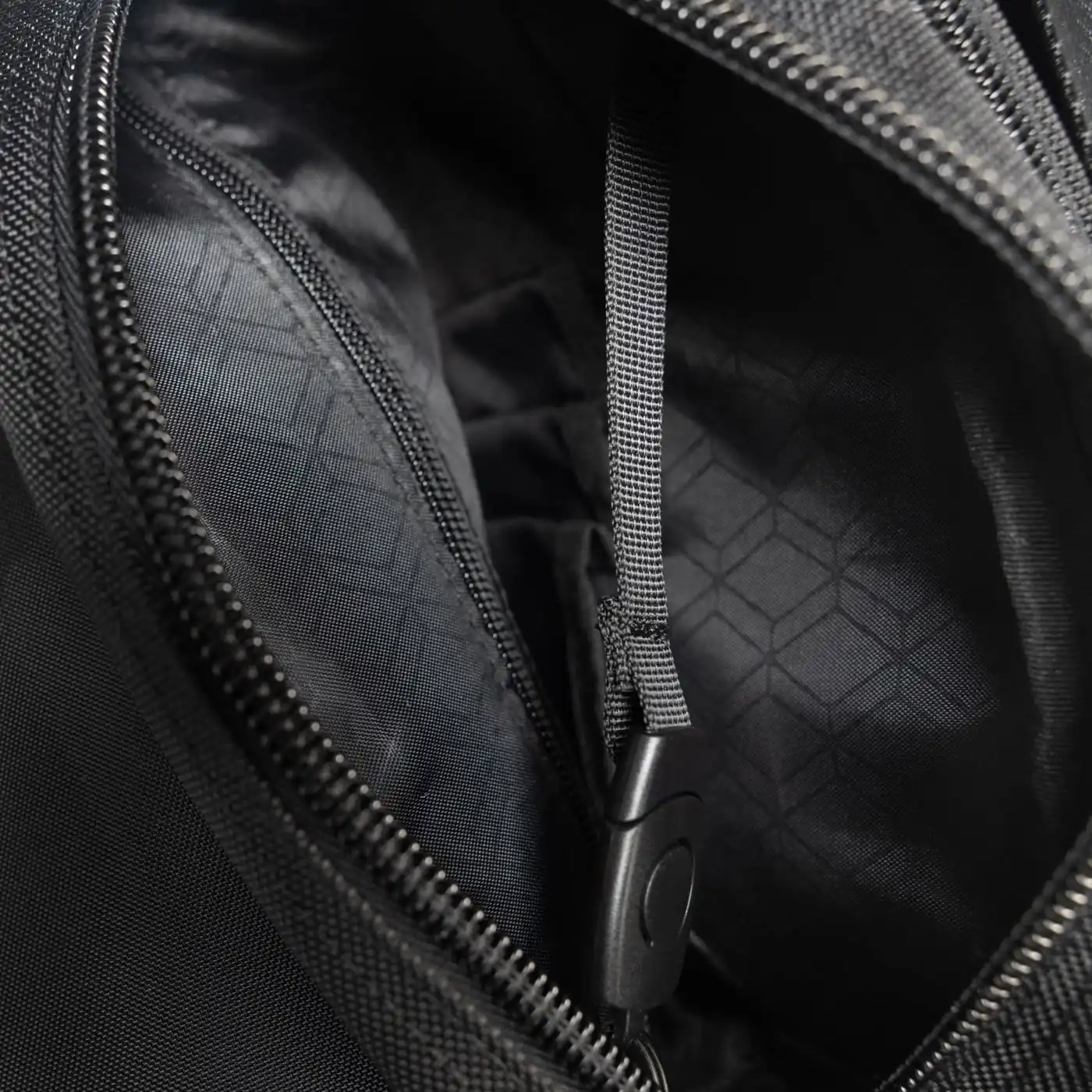 Τσαντάκι ώμου Cardinal 127 μαύρο