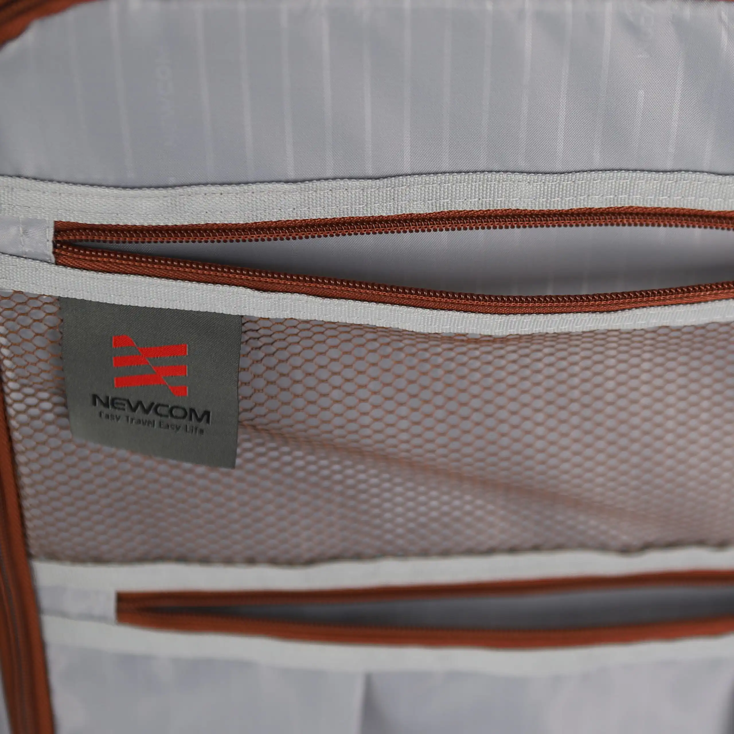 Βαλίτσα μεγάλη με ρόδες Newcom PC N1488/70 white