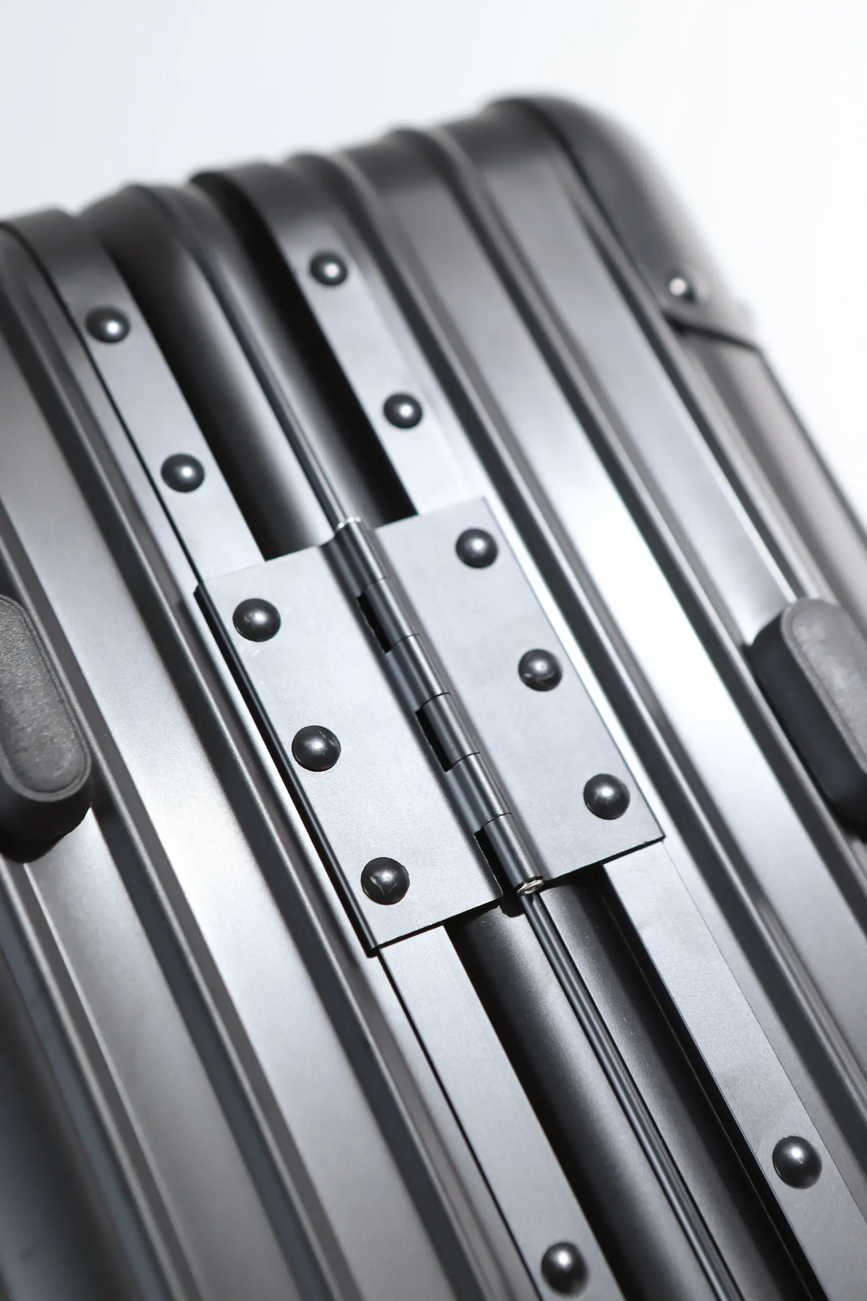 Βαλίτσα καμπίνας Αλουμινίου Newcom N1526/50 Μαύρο