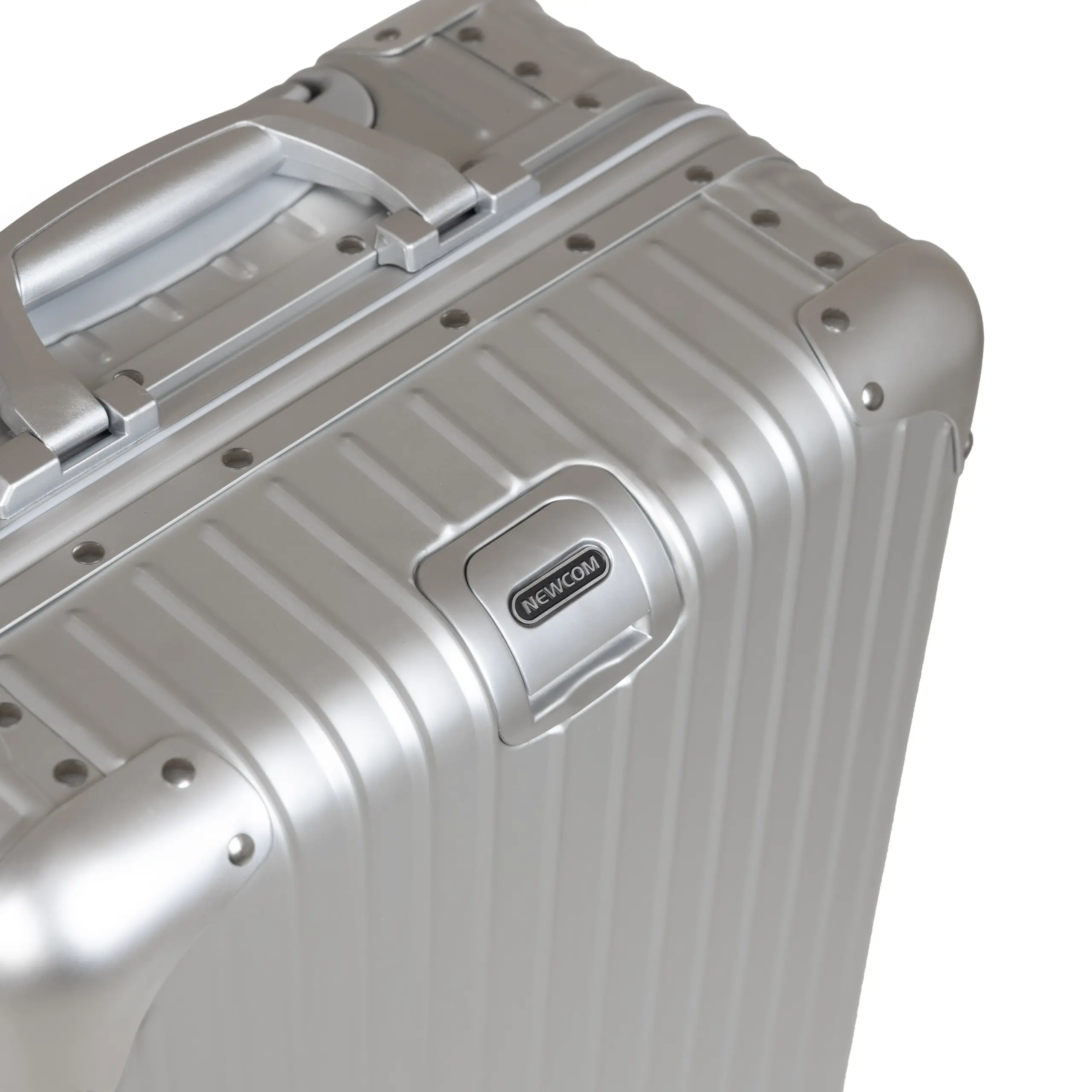 Βαλίτσα Αλουμινίου Μεγάλου Μεγέθους Newcom N1526/70 ασημί