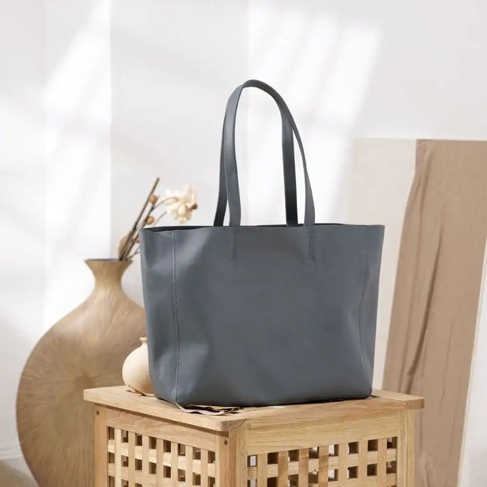 SUPER ΠΡΟΣΦΟΡΑ Γυναικεία δερμάτινη τσάντα ώμου/χειρός Cardinal 2032 μπλε SUPER ΠΡΟΣΦΟΡΑ Γυναικεία δερμάτινη τσάντα ώμου/χειρός Cardinal 2032 μπλε