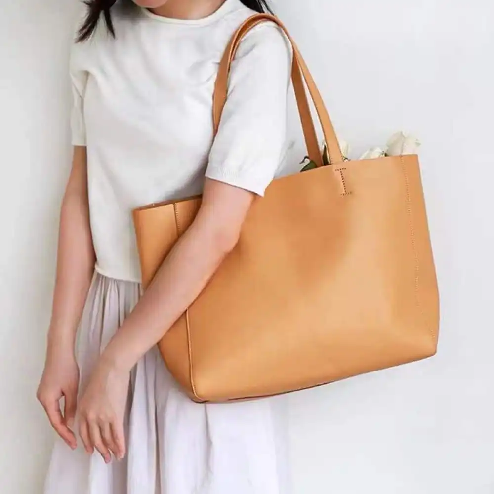 SUPER ΠΡΟΣΦΟΡΑ Γυναικεία δερμάτινη τσάντα ώμου/χειρός Cardinal 2032 brown SUPER ΠΡΟΣΦΟΡΑ Γυναικεία δερμάτινη τσάντα ώμου/χειρός Cardinal 2032 brown