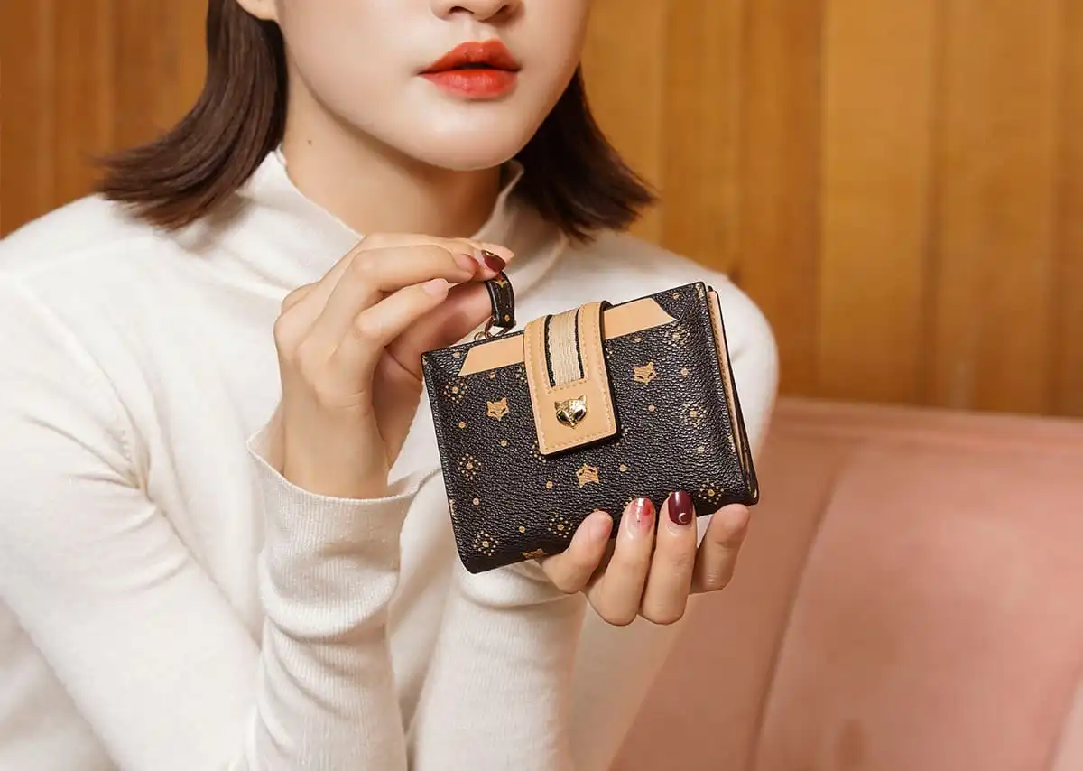 Γυναικείο δερμάτινο PVC πορτοφόλι Foxer 230029F καφέ