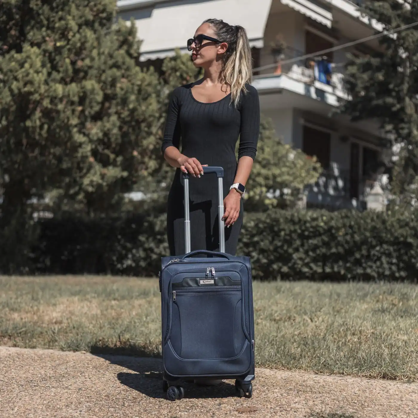 Βαλίτσα trolley Cardinal μικρή μεσαία 3300 50/60cm σκούρο μπλέ