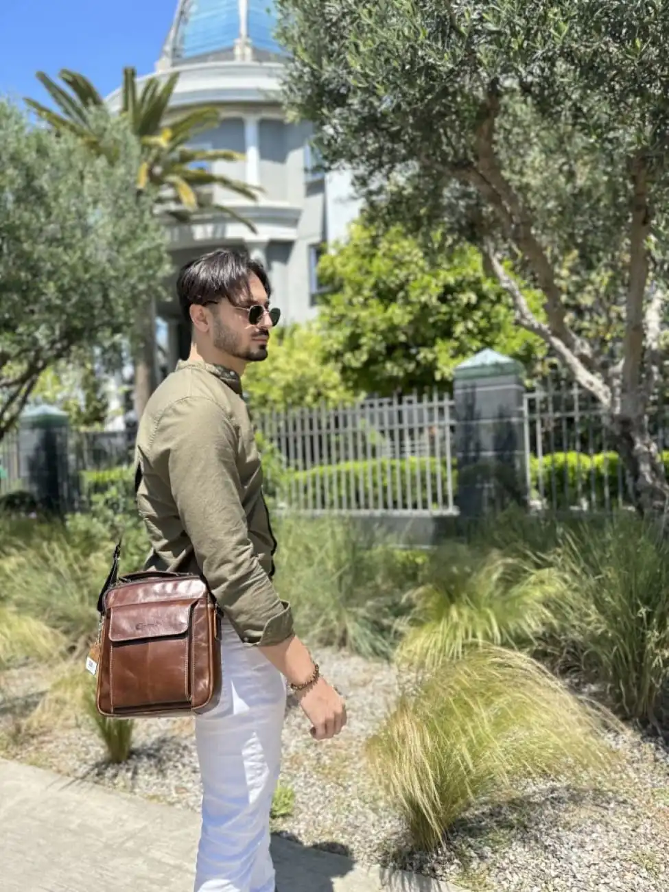 Δερμάτινο τσαντάκι ώμου Cardinal καφέ 369 Δερμάτινο τσαντάκι ώμου Cardinal καφέ 369