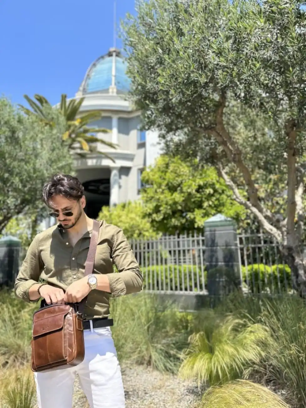 Δερμάτινο τσαντάκι ώμου Cardinal καφέ 369 Δερμάτινο τσαντάκι ώμου Cardinal καφέ 369