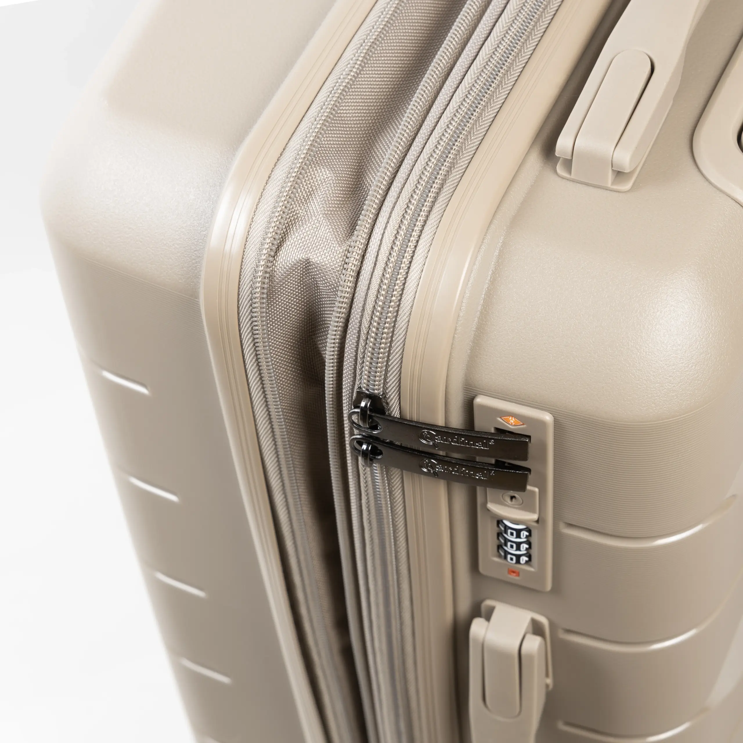 Βαλίτσα καμπίνας με αποσπόμενα ροδάκια Cardinal 4004/55 μπεζ