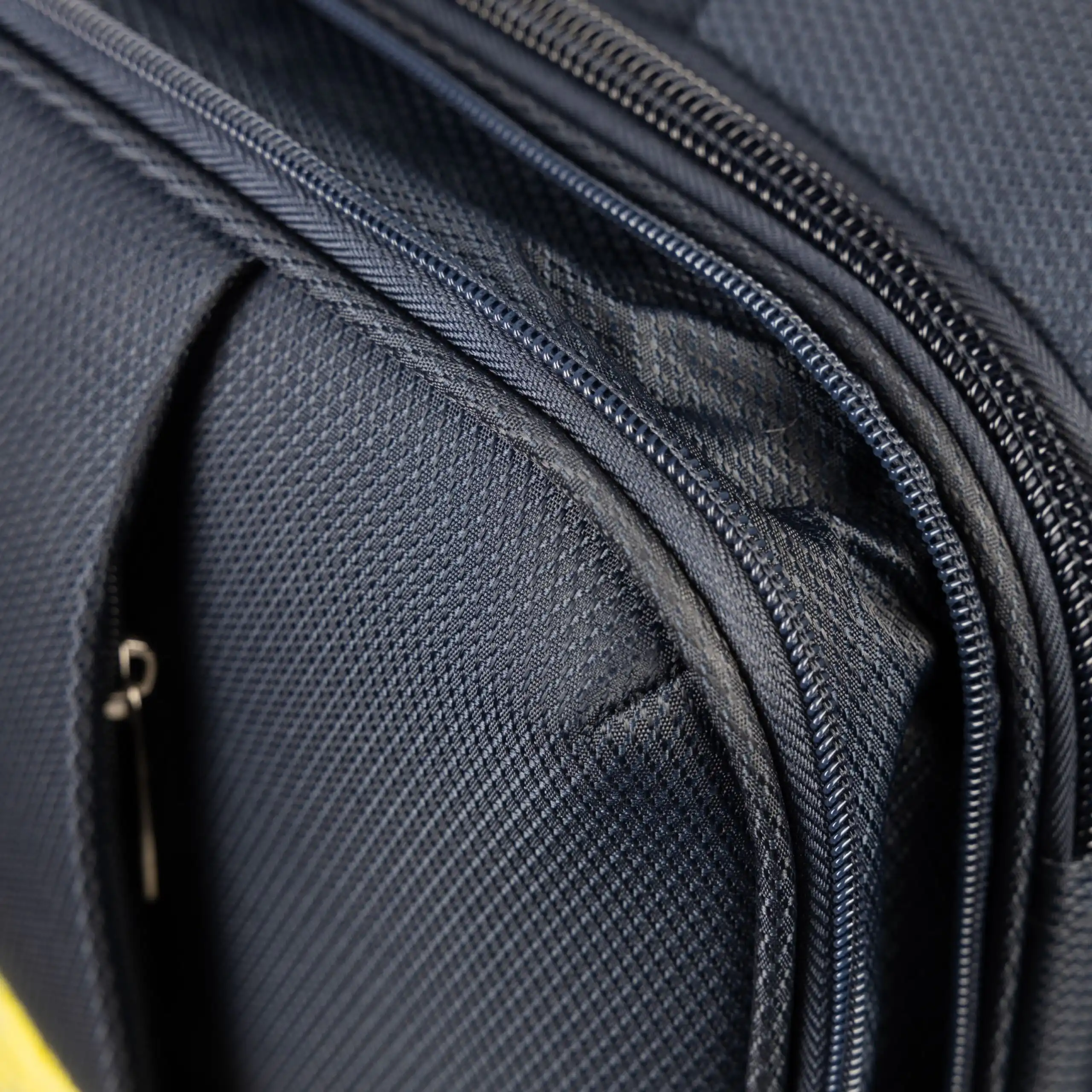 Βαλίτσα trolley Oblivion Cardinal μεσαία 5100/60cm σκούρο μπλέ