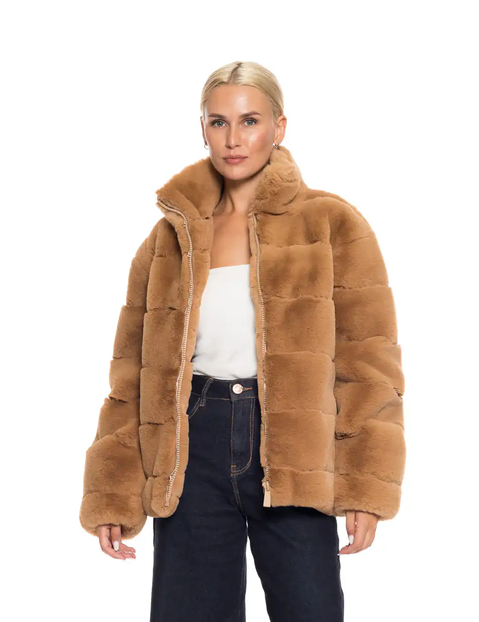 Biston fashion γυναικείο κοντό πανωφόρι από συνθετική γούνα 52-101-023 CAMEL