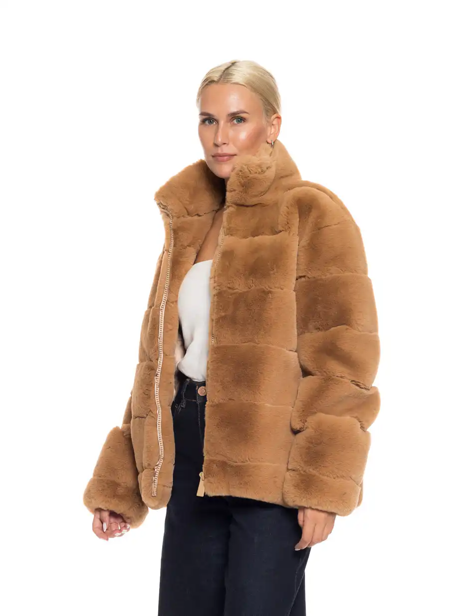 Biston fashion γυναικείο κοντό πανωφόρι από συνθετική γούνα 52-101-023 CAMEL