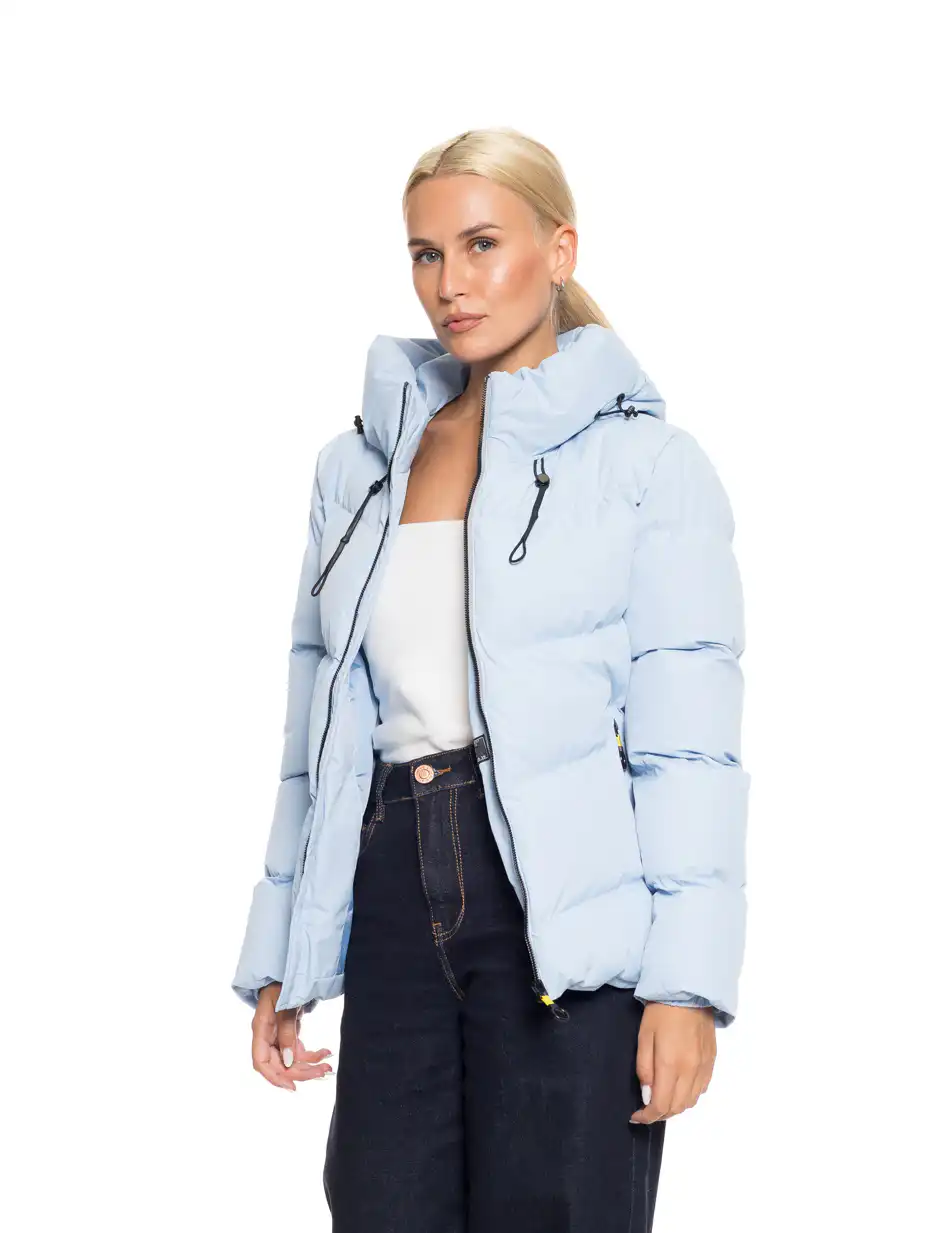 Biston fashion γυναικείο κοντό μπουφάν με ενσωματωμένη κουκούλα 52-101-072 SKY BLUE