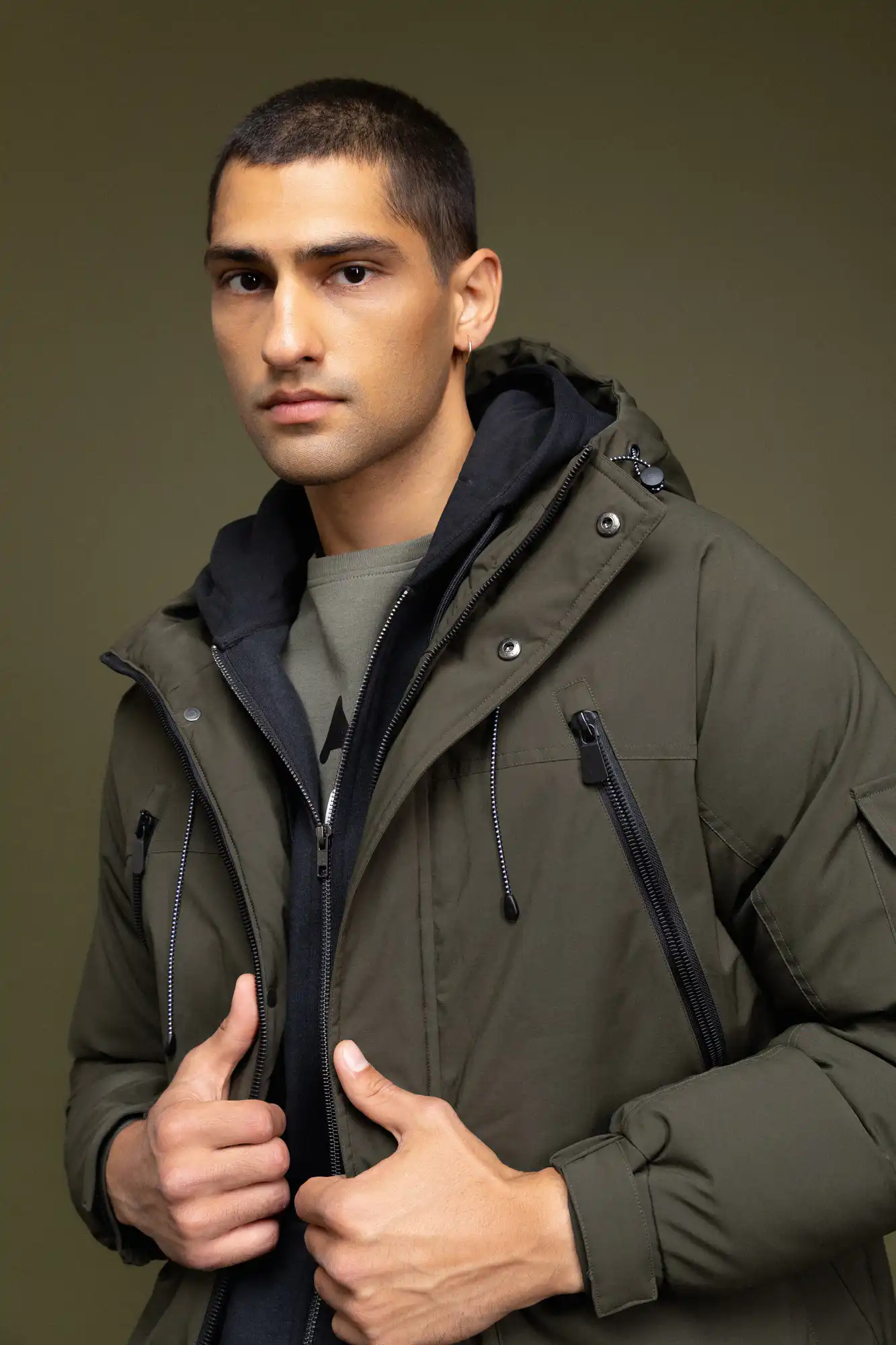 Βiston fashion ανδρικό κοντό μπουφάν με ενσωματωμένη κουκούλα 52-201-090 OLIVE