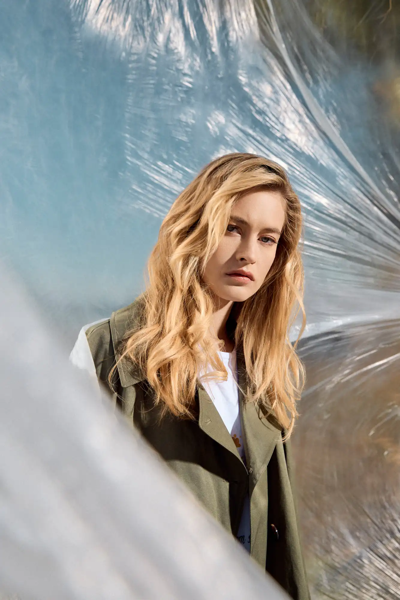 B' Γυναικεία κοντή καμπαρντίνα 53-101-005 KHAKI