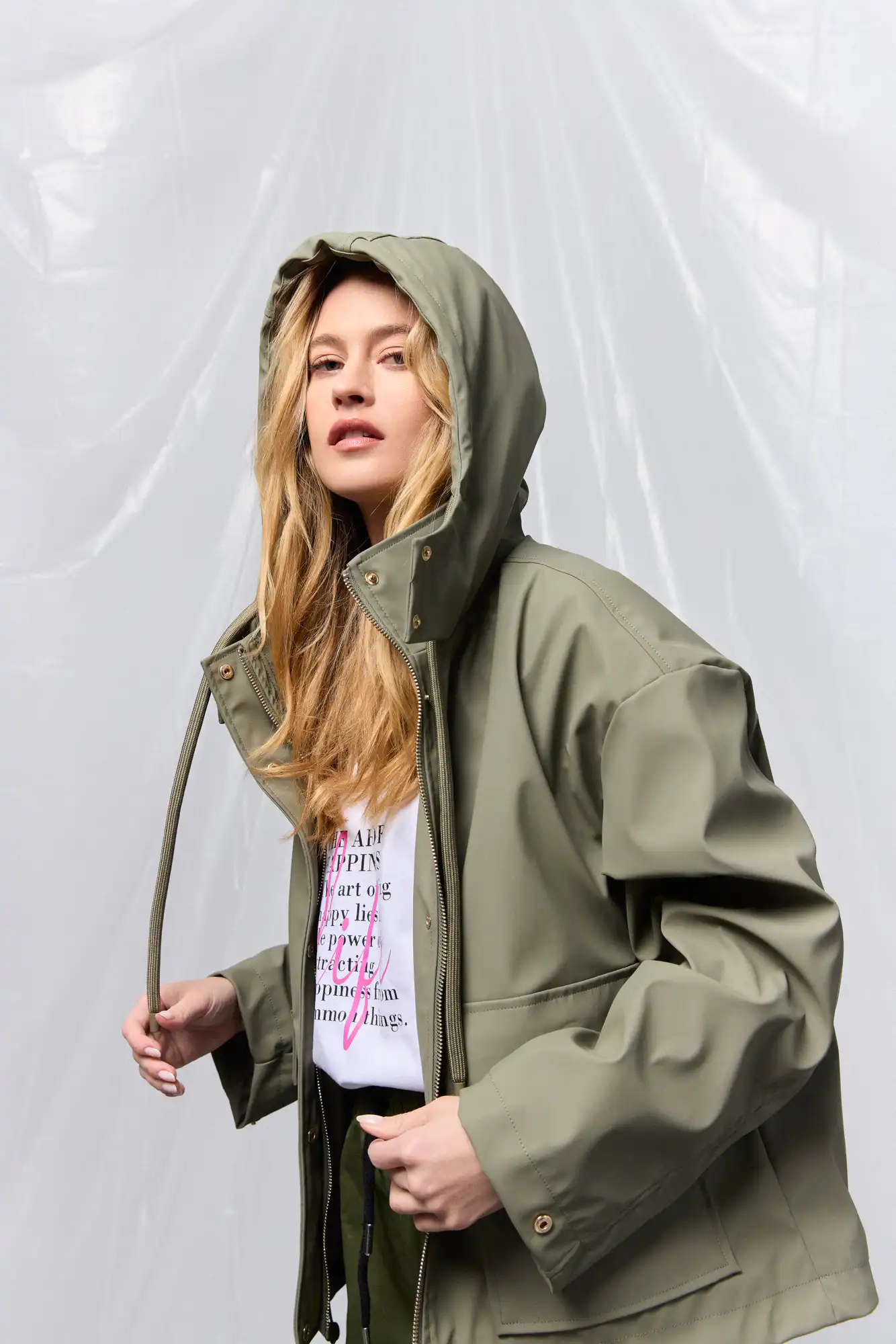 B' Γυναικείο κοντό μπουφάν από νεοπρέν 53-101-010 KHAKI