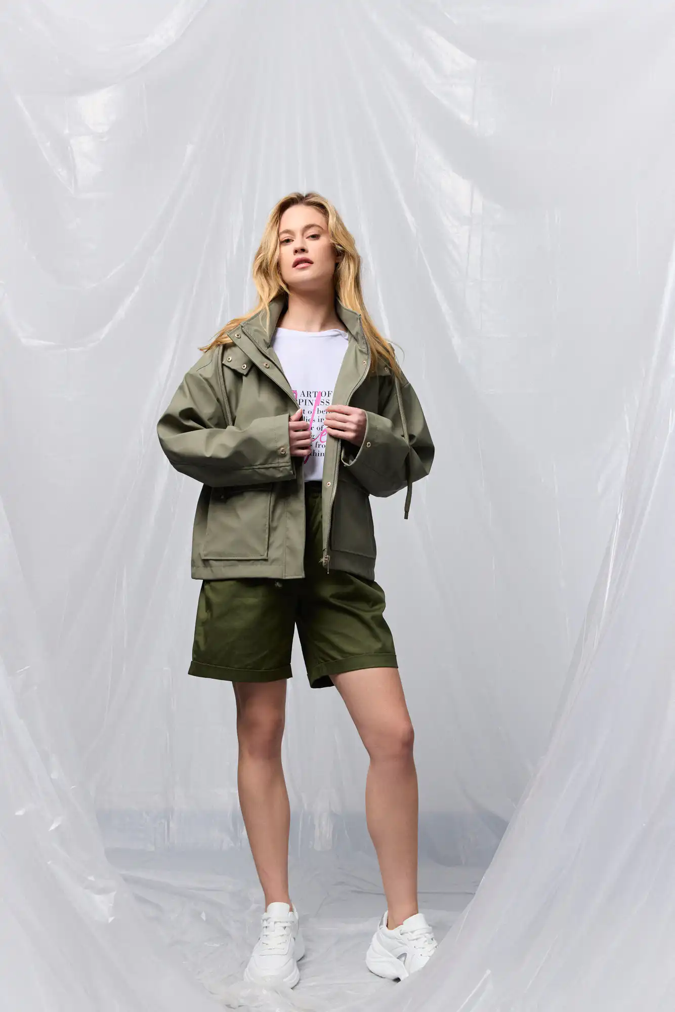 B' Γυναικείο κοντό μπουφάν από νεοπρέν 53-101-010 KHAKI