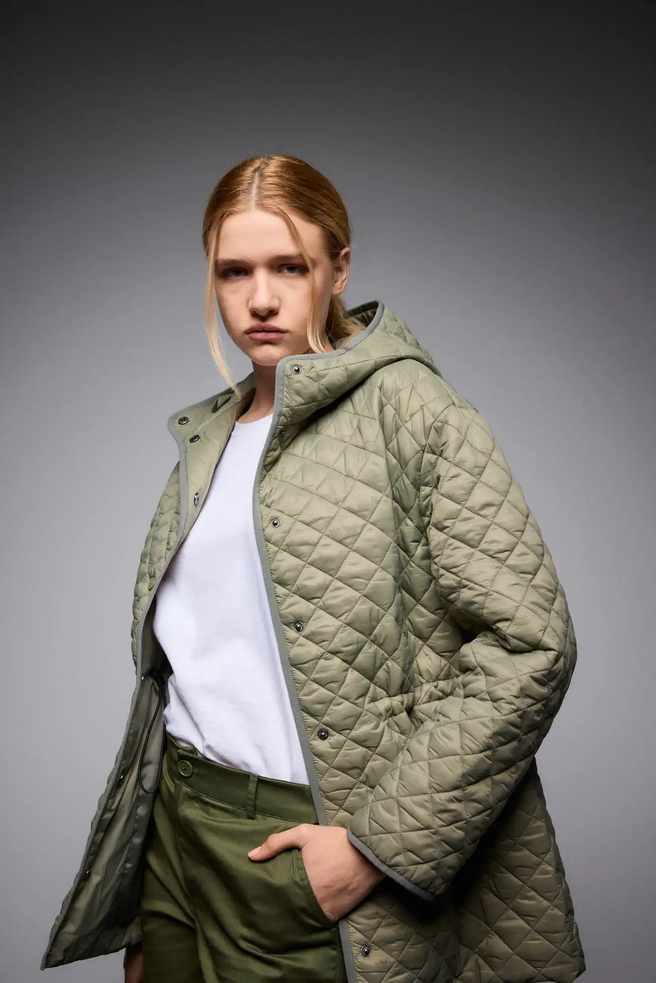 S' Γυναικείο κοντό μπουφάν με ενσωματατωμένη κουκούλα 53-101-017 GREEN