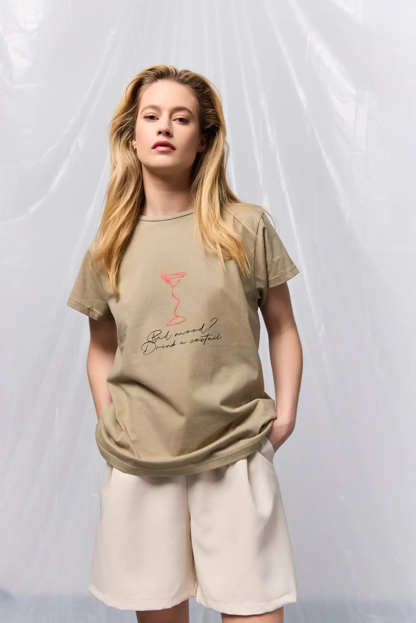 B' Γυναικείο t-shirt με τύπωμα ''RED COCTAIL'' 53-106-008 KHAKI
