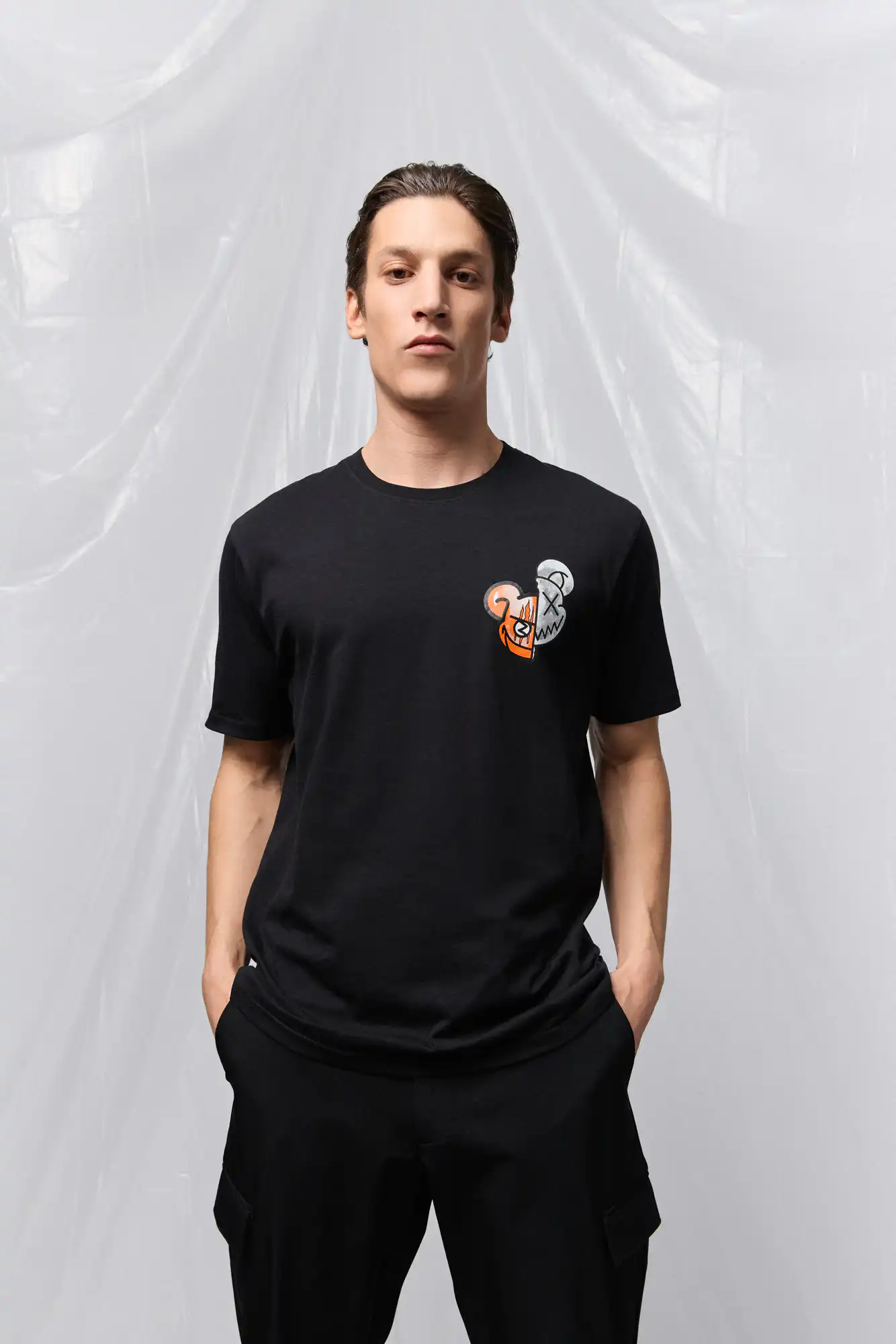 B' Ανδρικό μπλουζάκι με μικρό τύπωμα 53-206-004 BLACK