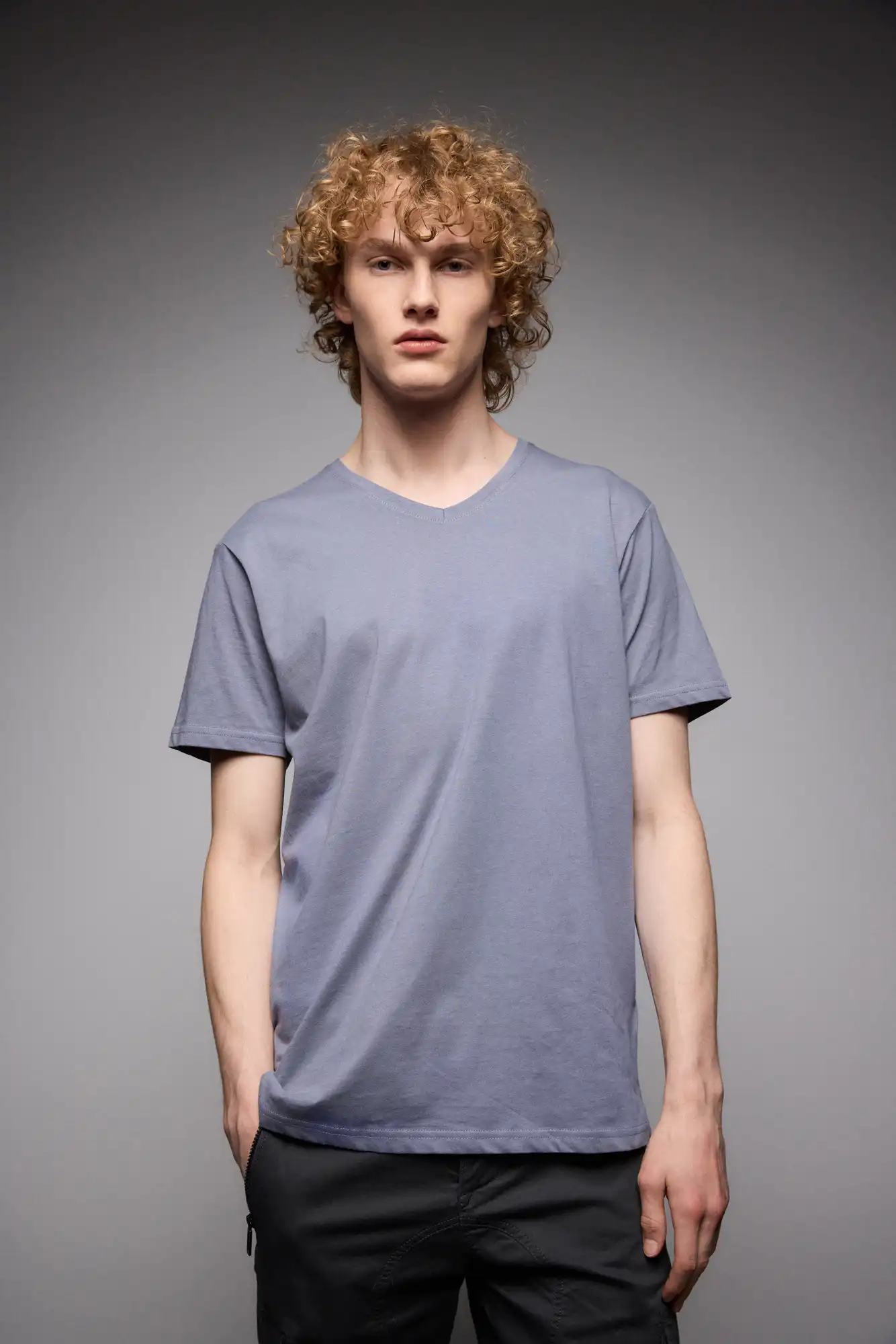 ST' Ανδρικό βαμβακερό t-shirt με V λαιμό 53-206-021 BLUE