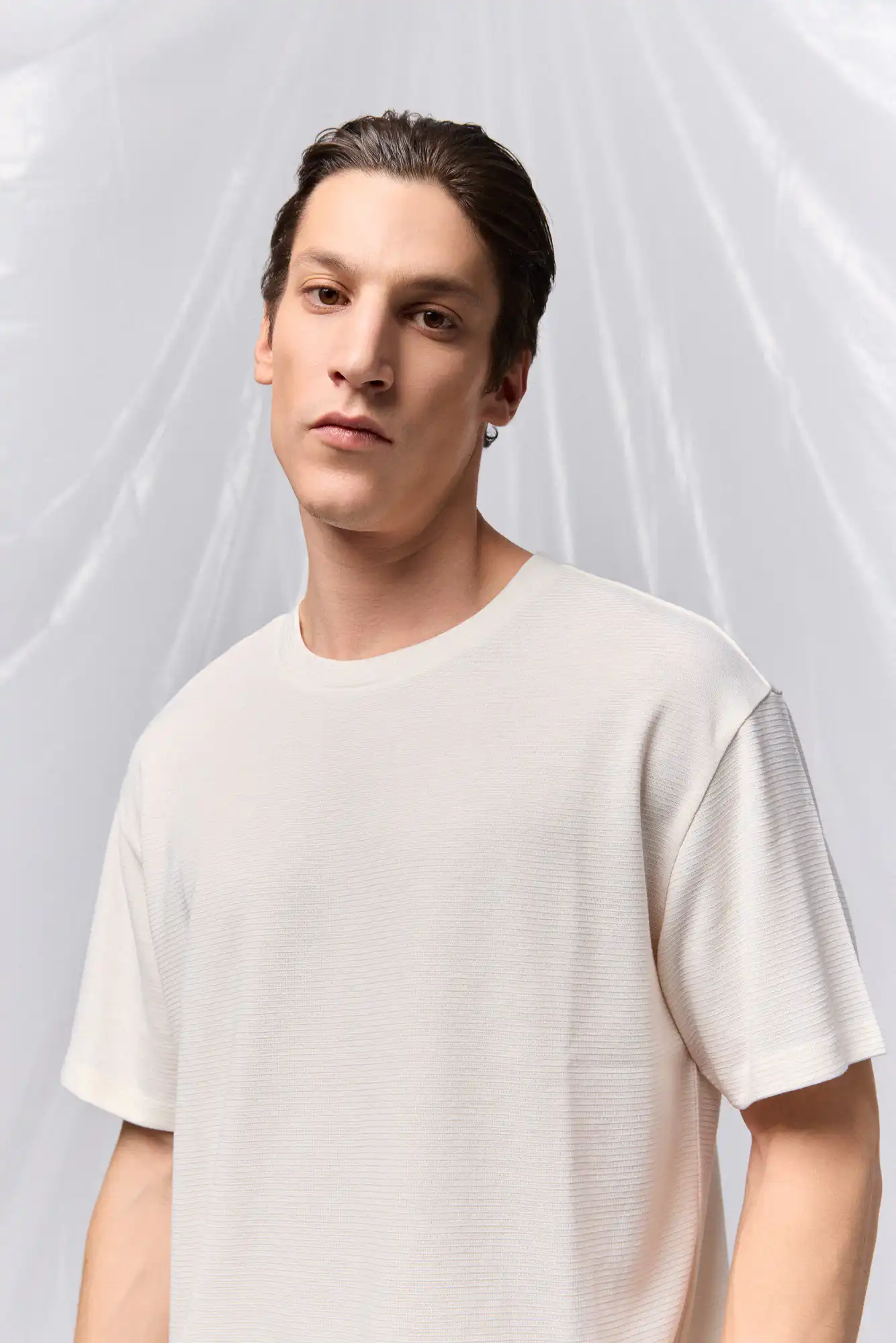 B' Ανδρικό μπλουζάκι με λαιμόκοψη 53-206-038 OFF WHITE