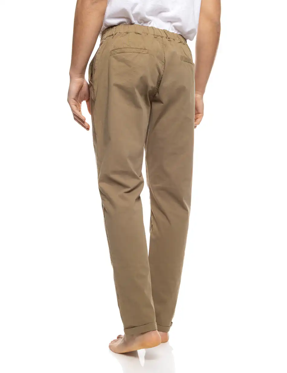 B' Ανδρικό παντελόνι chinos με πίσω ελαστικό ζωνάρι 53-241-003 DK BEIGE