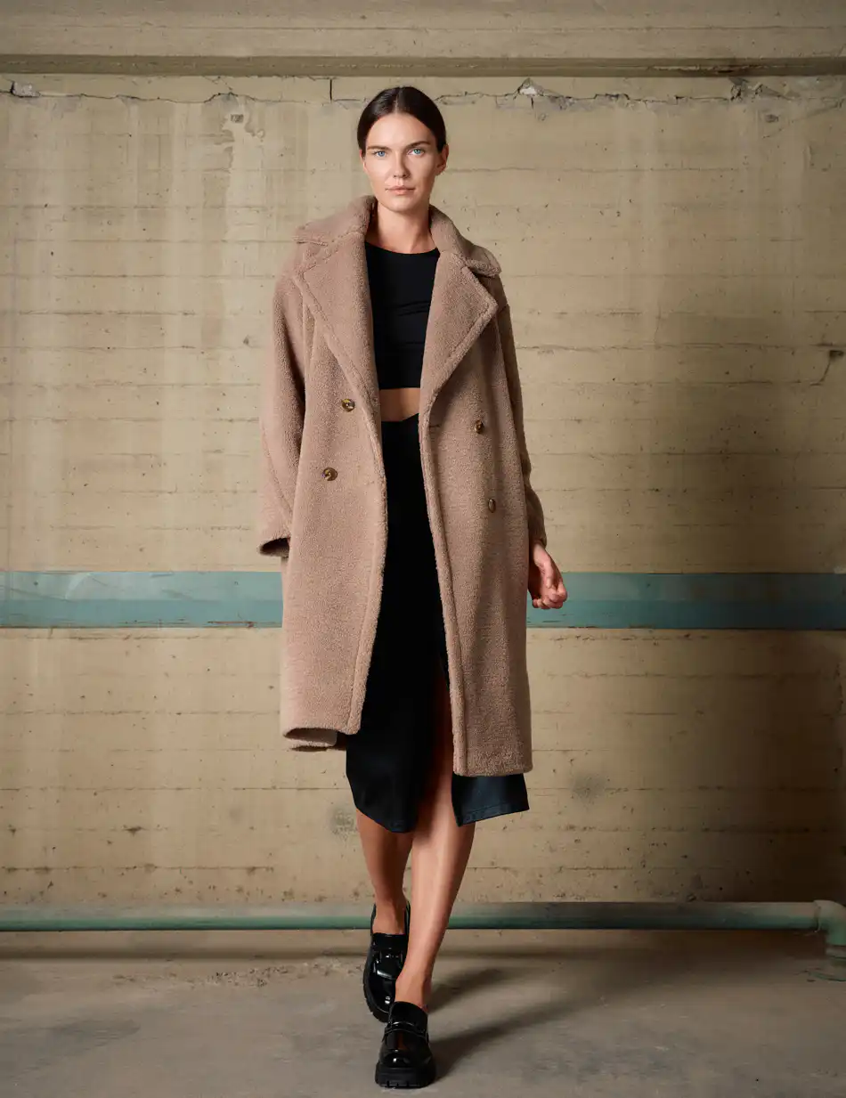 Biston Γυναικείο μακρύ παλτό από προβατάκι με γιακά 54-101-038 BEIGE