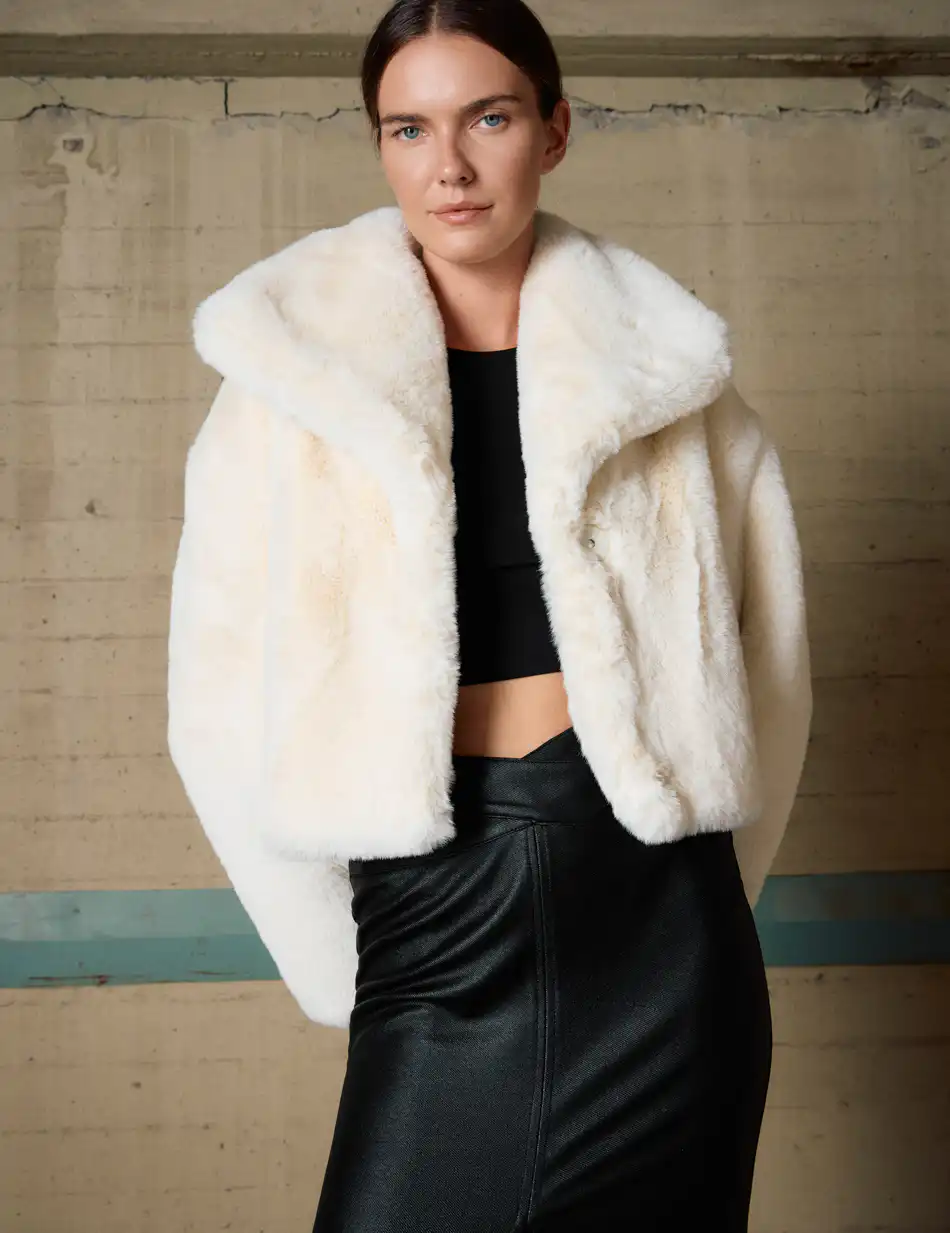 Biston Γυναικείο κοντό πανωφόρι σπο συνθετική γούνα 54-101-057 OFF WHITE