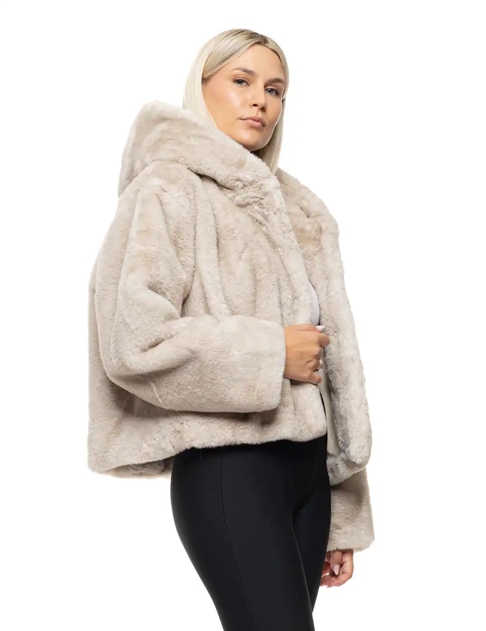 Biston Γυναικείο κοντό μπουφάν απο συνθετική γουνα 54-101-073 BEIGE