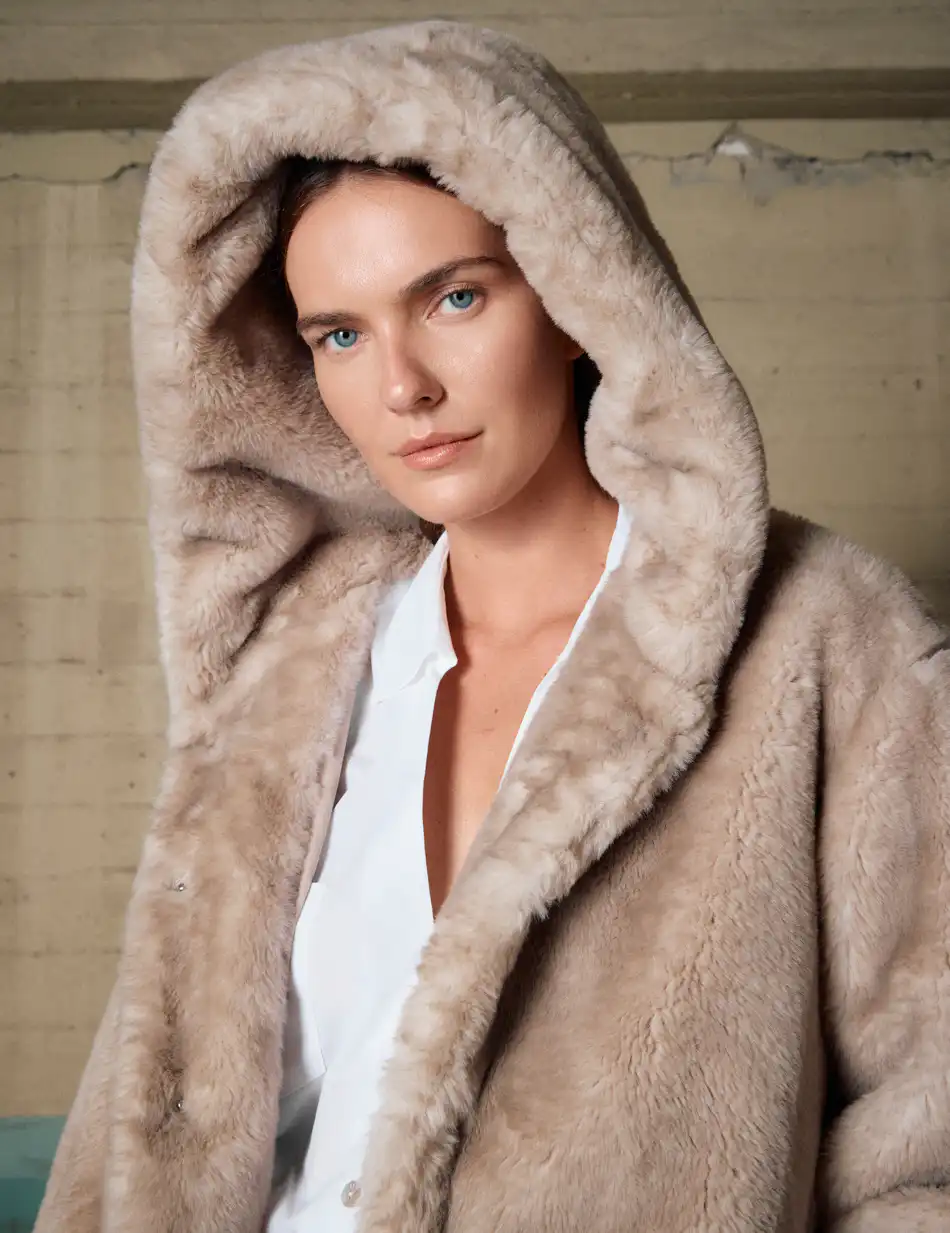 Biston Γυναικείο κοντό μπουφάν απο συνθετική γουνα 54-101-073 BEIGE