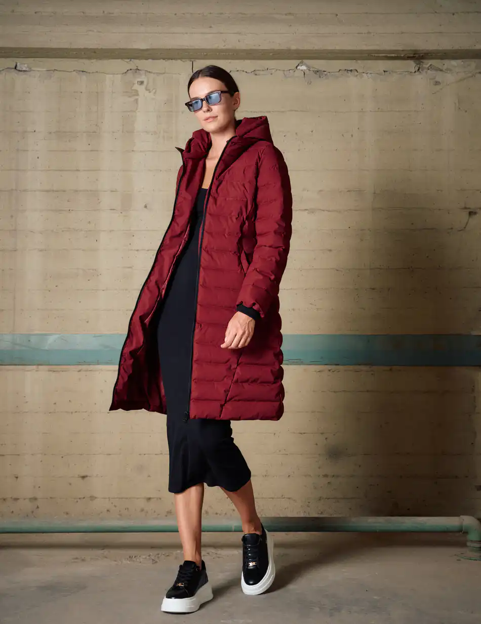 Βiston Γυναικείο μακρύ παλτό με κουκούλα 54-101-108 BORDEAUX