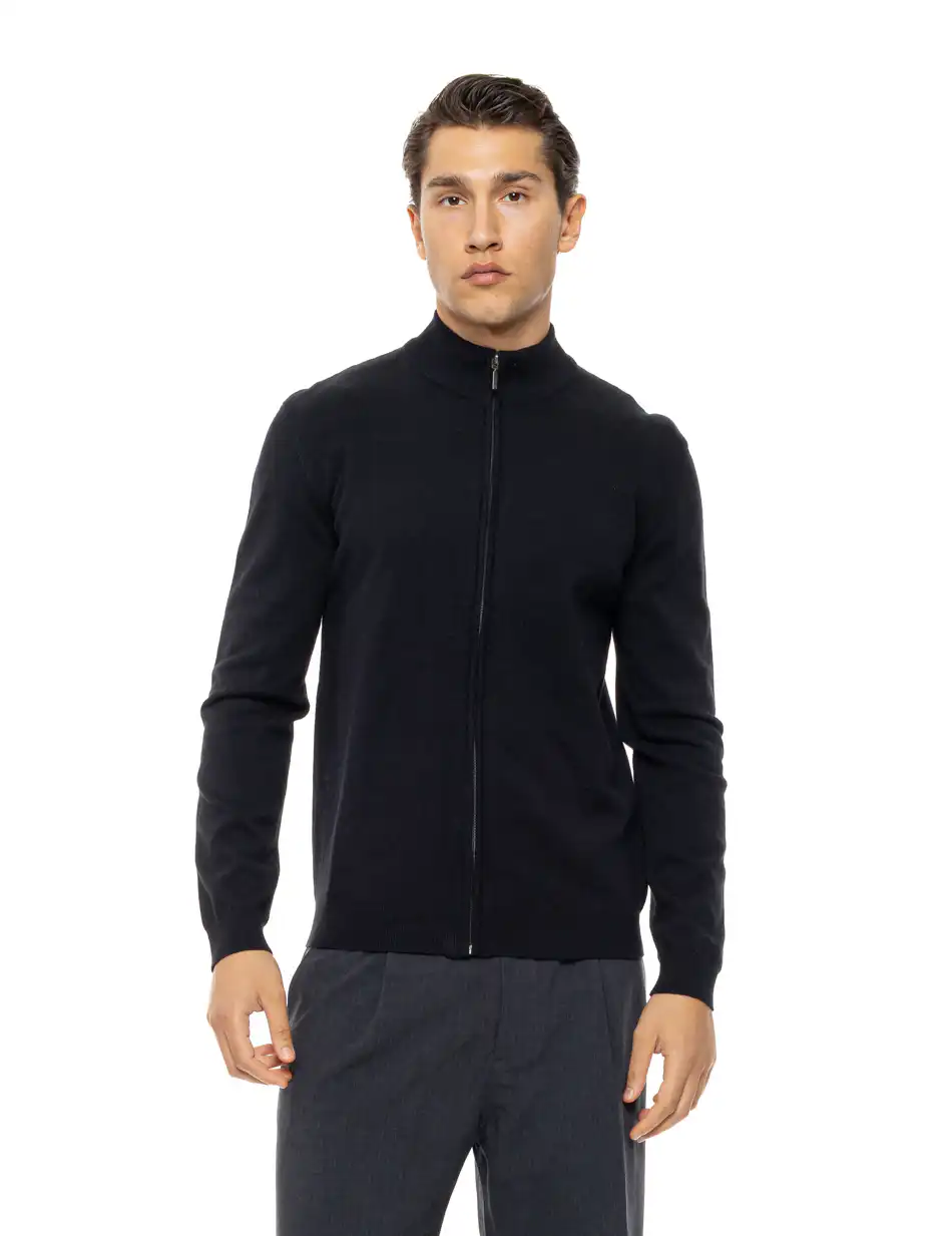 Biston Ανδρική πλεκτή ζακέτα με  όρθιο λαιμό και φερμουάρ 54-206-010 BLACK
