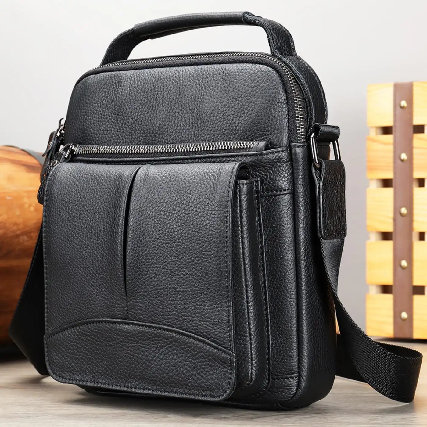 Δερμάτινο τσαντάκι ώμου Cardinal 6109 μαύρο Δερμάτινο τσαντάκι ώμου Cardinal 6109 μαύρο