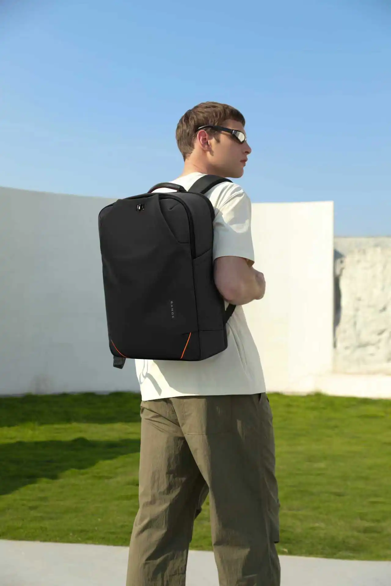 Επαγγελματικό σακίδιο 23L 15,6” Bange 8099 μαύρο Επαγγελματικό σακίδιο 23L 15,6” Bange 8099 μαύρο