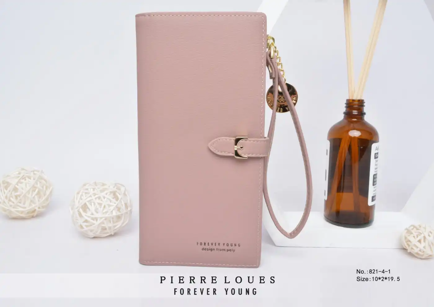 Γυναικείο πορτοφόλι Pierre Loues 821-4-1 σκούρο ρόζ Γυναικείο πορτοφόλι Pierre Loues 821-4-1 σκούρο ρόζ