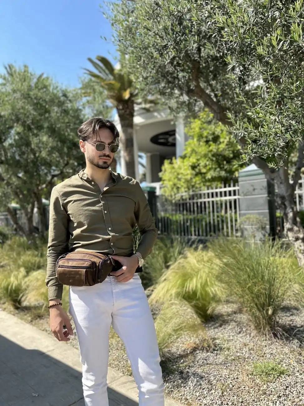 Δερμάτινο τσαντάκι μέσης Cardinal 8355 dark coffee Δερμάτινο τσαντάκι μέσης Cardinal 8355 dark coffee