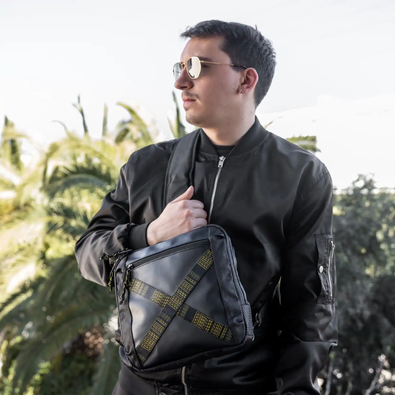 SUPER ΠΡΟΣΦΟΡΑ Τσαντάκι χιαστί crossbody Caterpillar 84164-01 SUPER ΠΡΟΣΦΟΡΑ Τσαντάκι χιαστί crossbody Caterpillar 84164-01