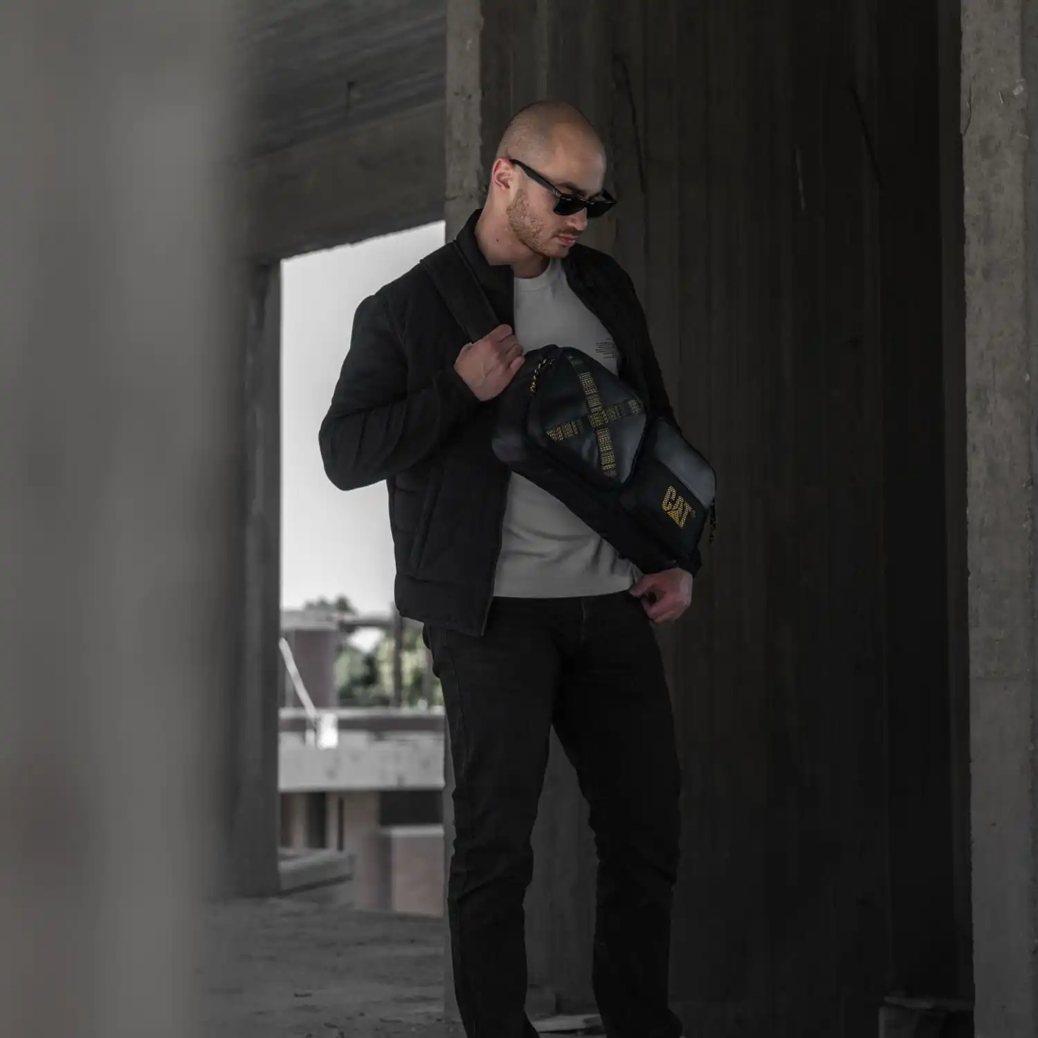 SUPER ΤΙΜΗ Τσαντάκι ώμου/μέσης χιαστί crossbody Caterpillar 84165-01 SUPER ΤΙΜΗ Τσαντάκι ώμου/μέσης χιαστί crossbody Caterpillar 84165-01