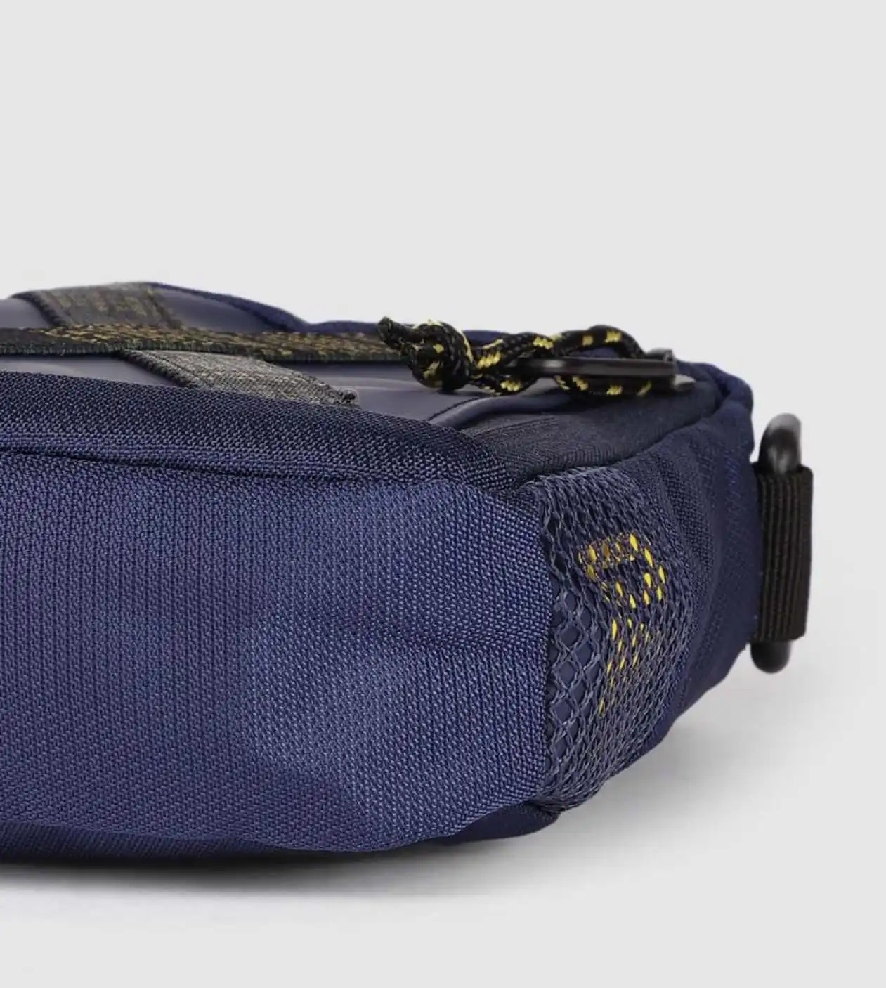 SUPER ΠΡΟΣΦΟΡΑ Τσαντάκι ώμου Caterpillar 84166-519