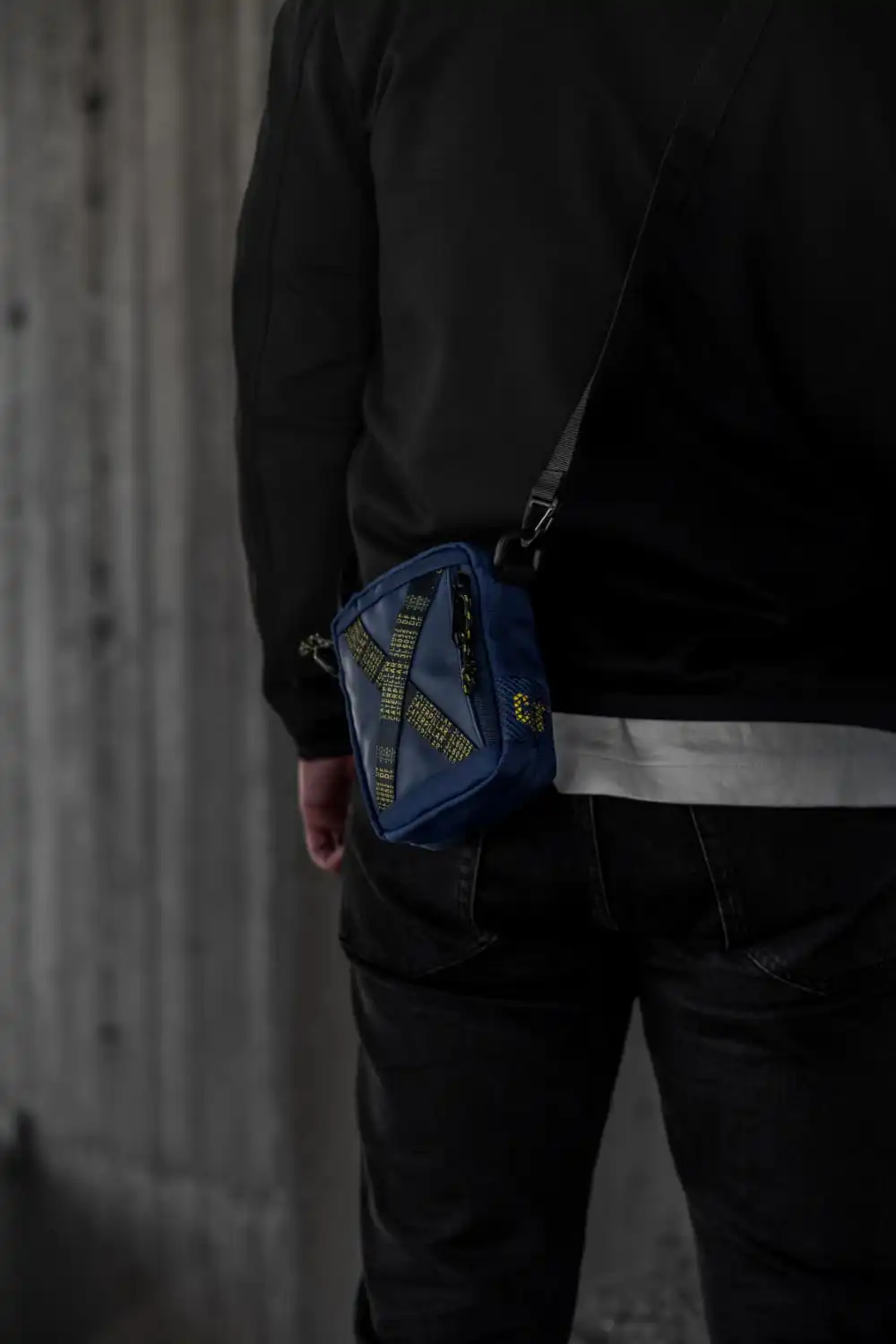 SUPER ΠΡΟΣΦΟΡΑ Τσαντάκι ώμου Caterpillar 84166-01 SUPER ΠΡΟΣΦΟΡΑ Τσαντάκι ώμου Caterpillar 84166-01