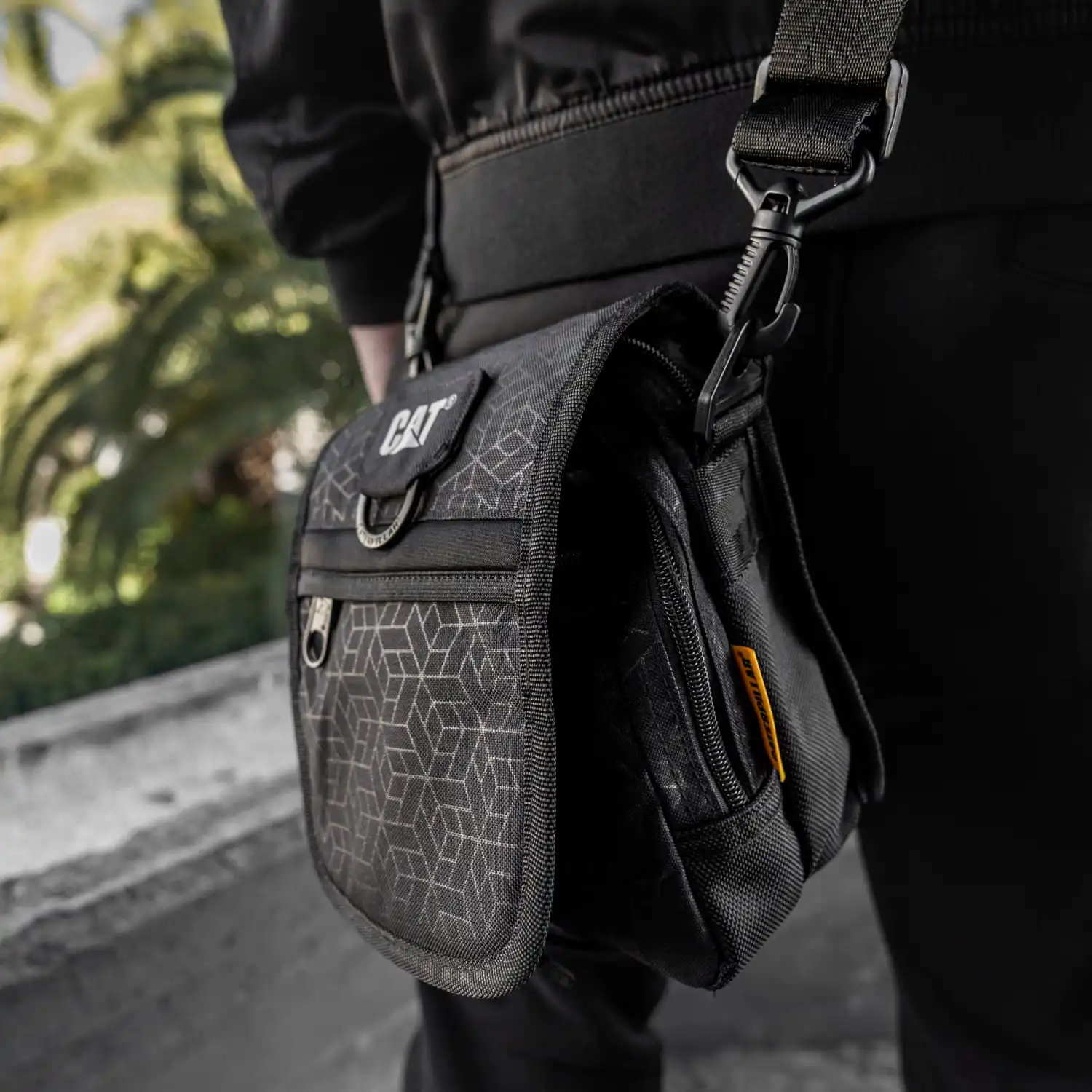 Τσαντάκι ώμου Caterpillar 84172-478