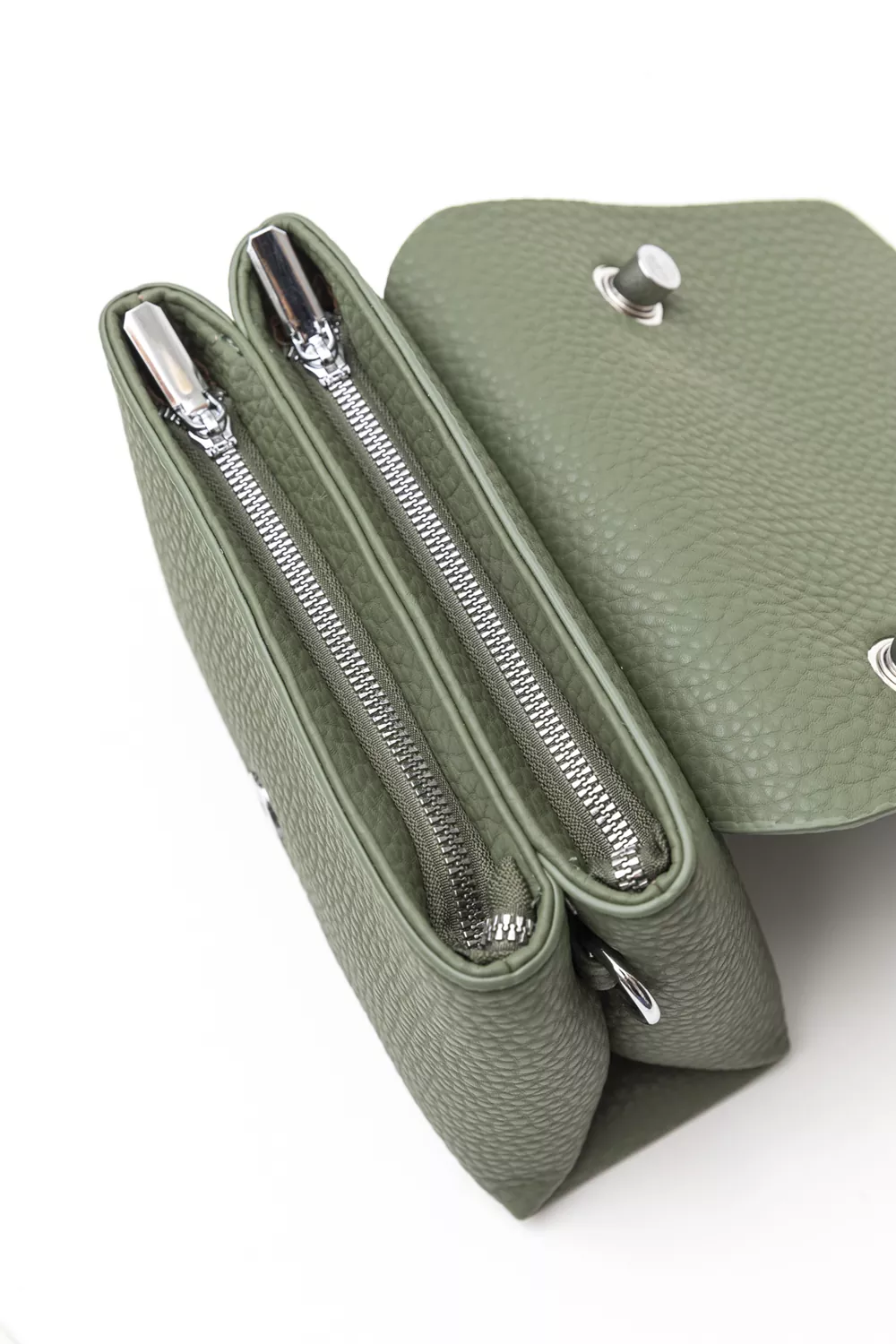 Μικρή τσάντα με κοντό πλεκτό χέρι