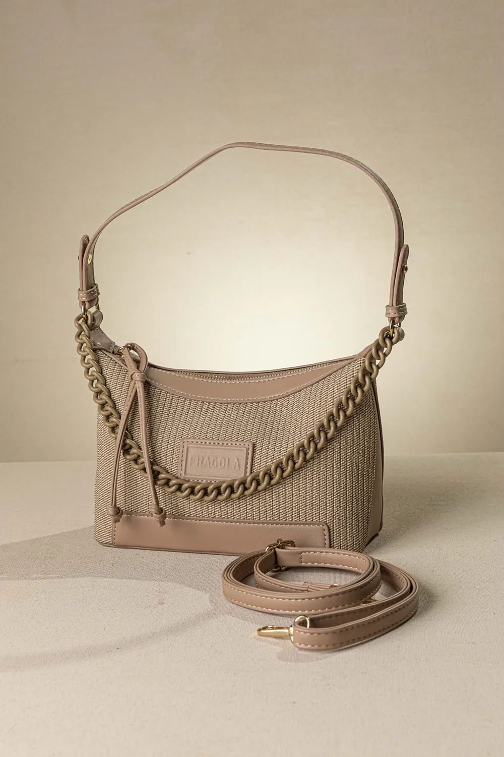 Τσαντάκι ώμου με βαμμένη αλυσίδα