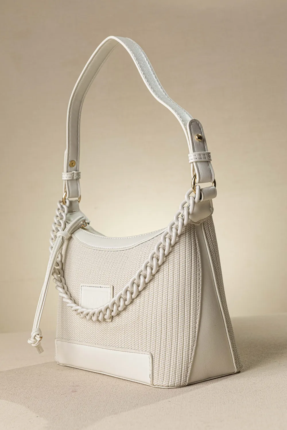 Τσαντάκι ώμου με βαμμένη αλυσίδα