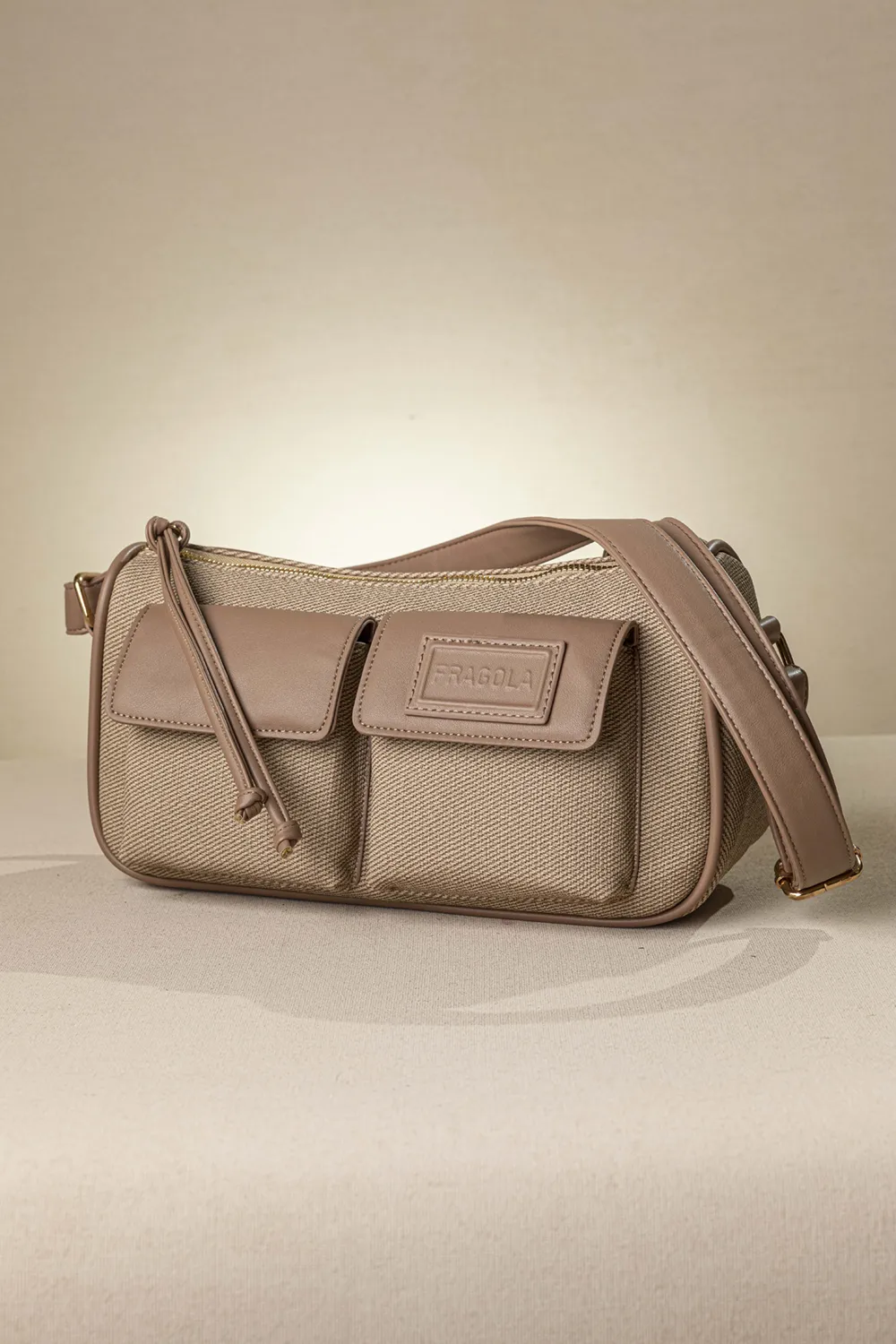 Τσαντάκι ώμου και χιαστί με εξωτερικές τσέπες