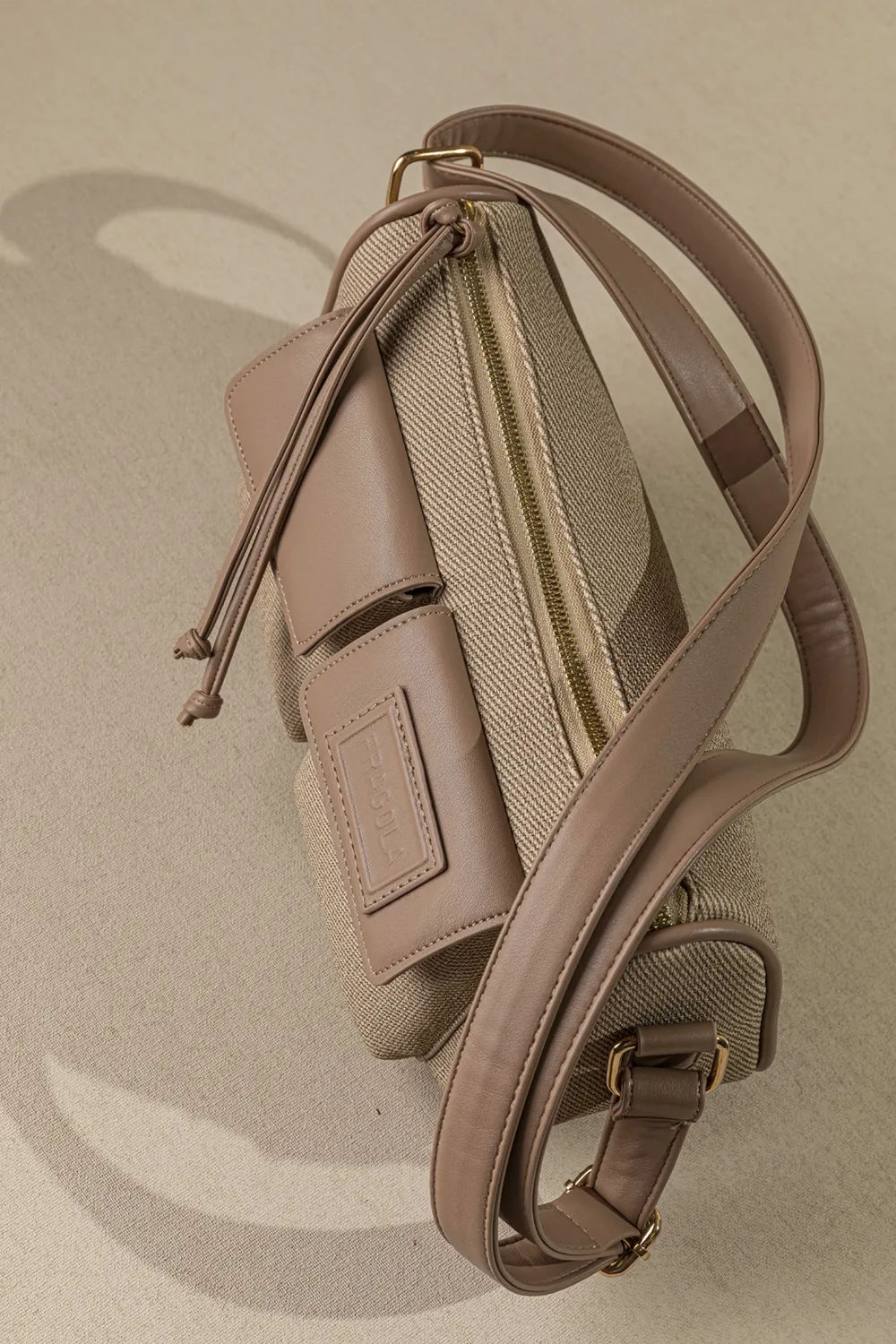 Τσαντάκι ώμου και χιαστί με εξωτερικές τσέπες